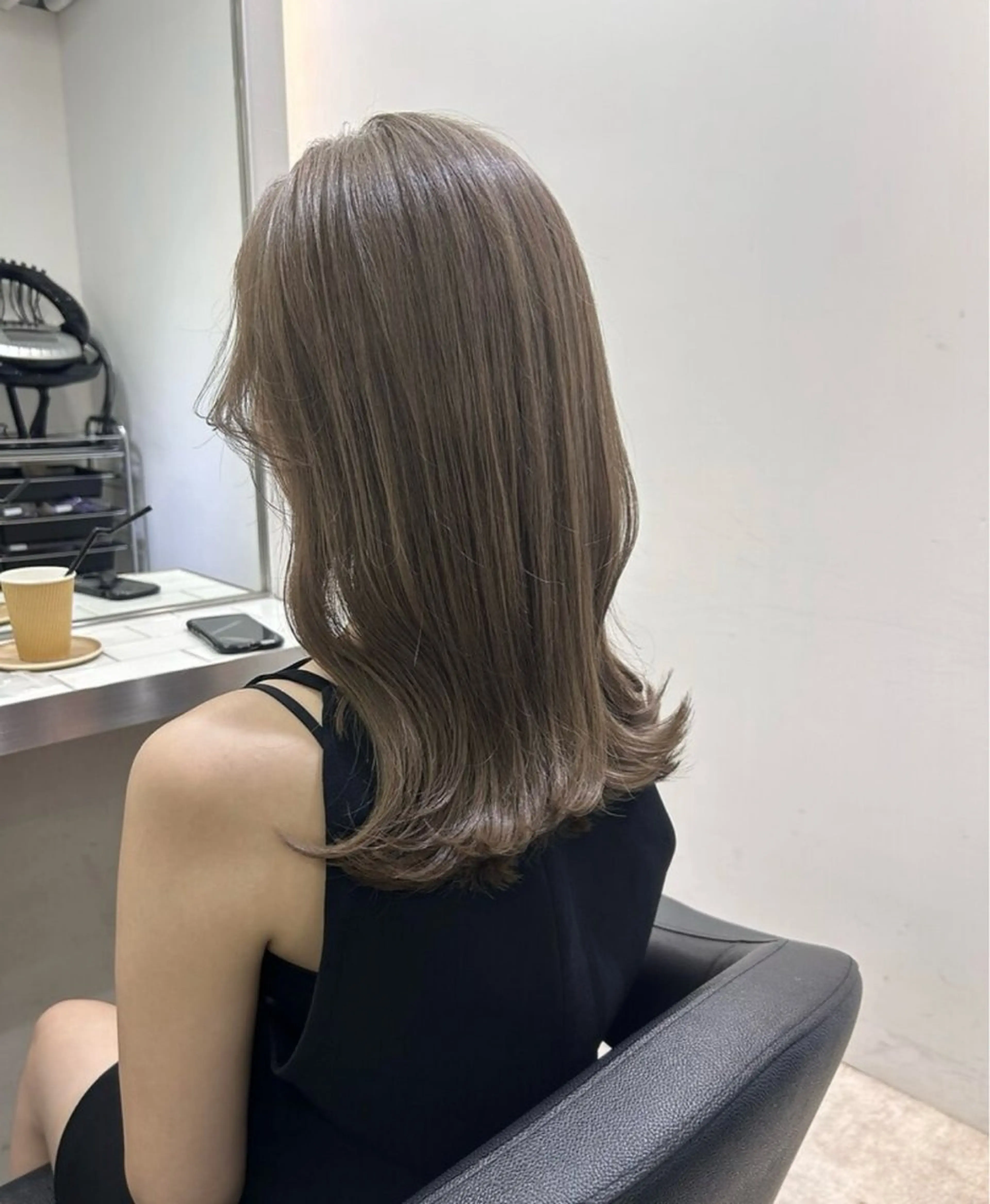 ミディアム トリウミ カホのヘアスタイル