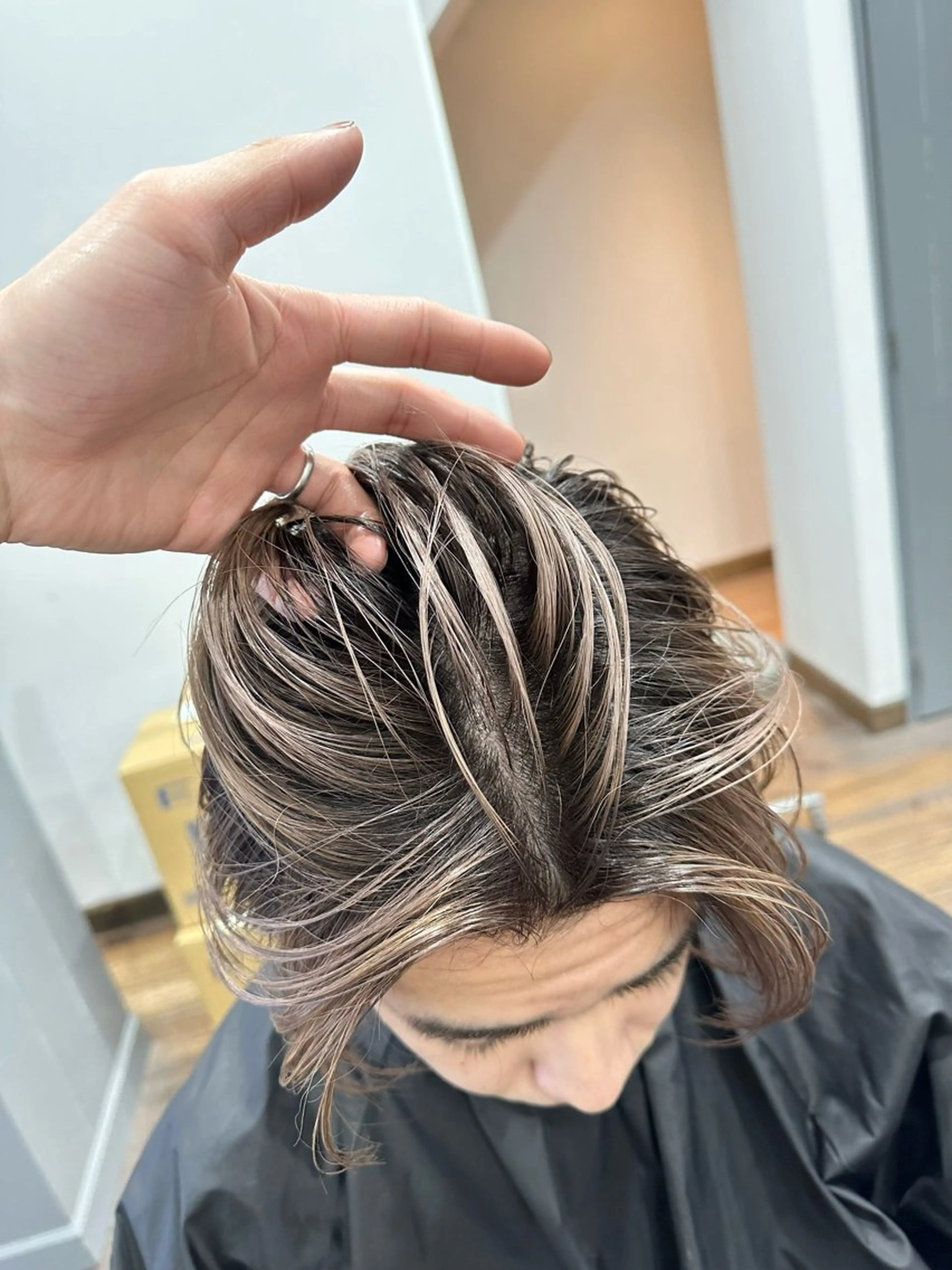 メンズ メンズバレイヤージュ カット ヘアカラー トリートメント _White広島所属・バレイヤージュ 隅中秀弥のヘアスタイル