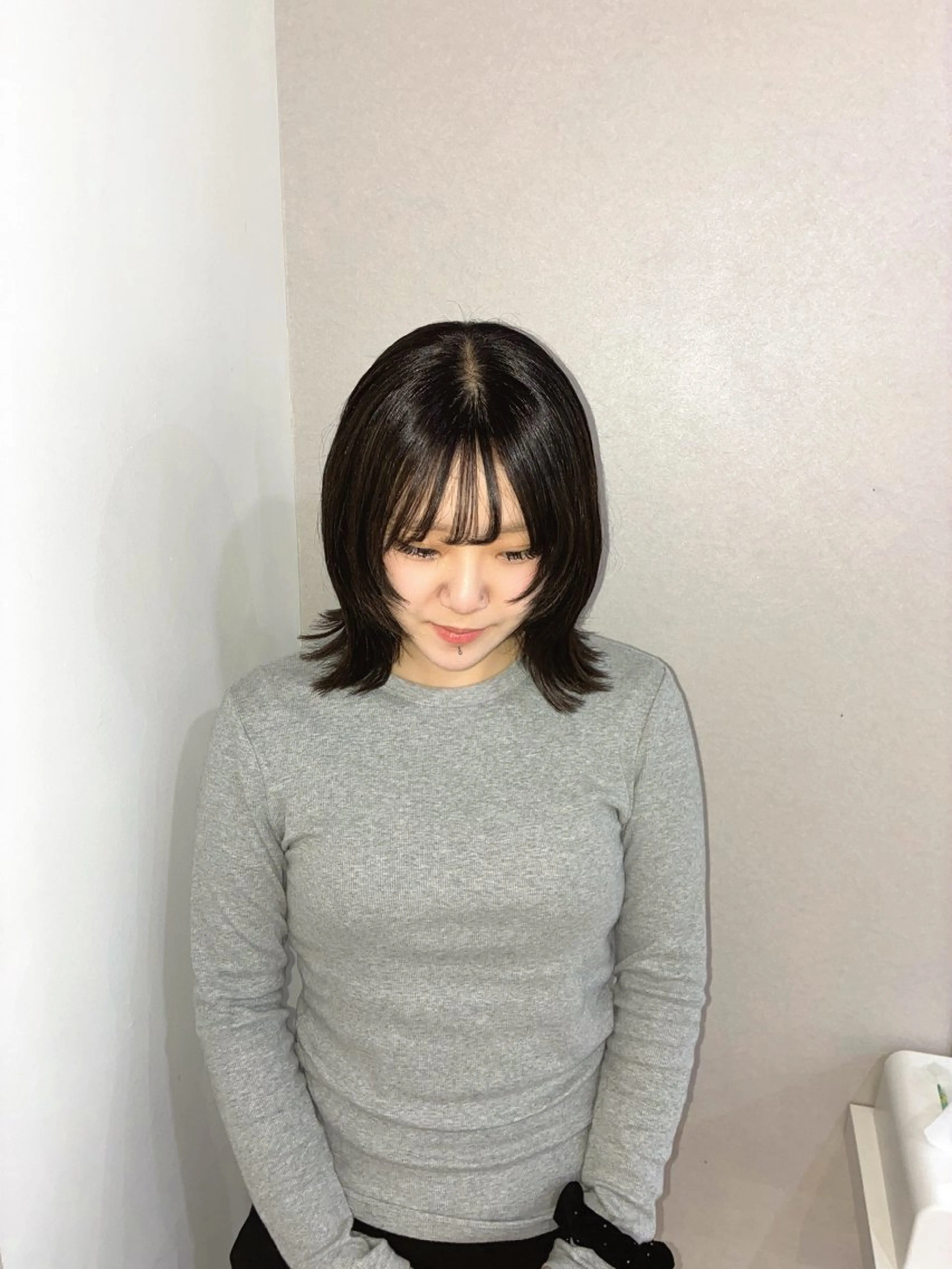 ミディアム 切りっぱなしボブ ボブ レイヤーカット ハナダ メイのヘアスタイル