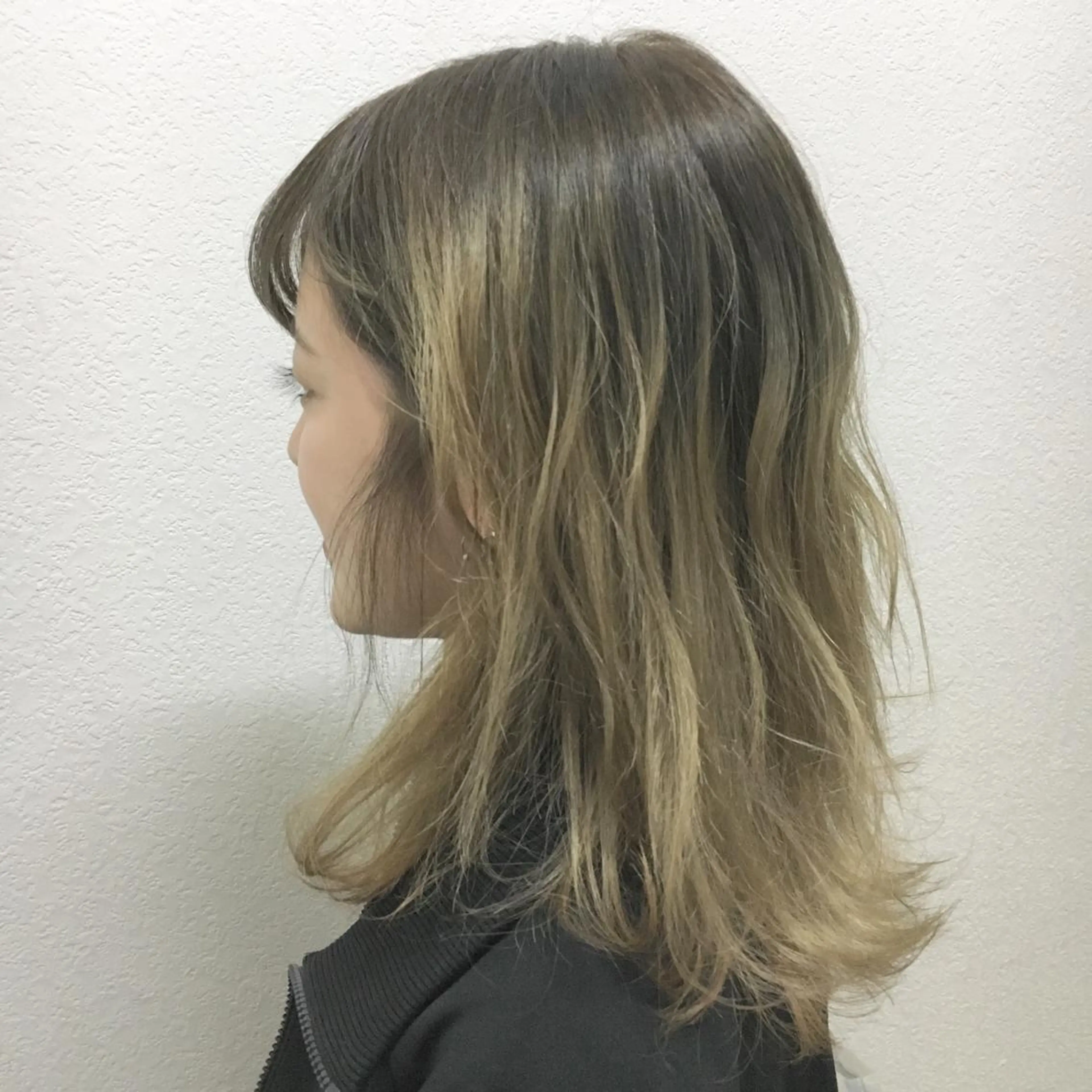 ミディアム カラー ベージュカラー ブリーチ JIL BLAN 京都のヘアスタイル