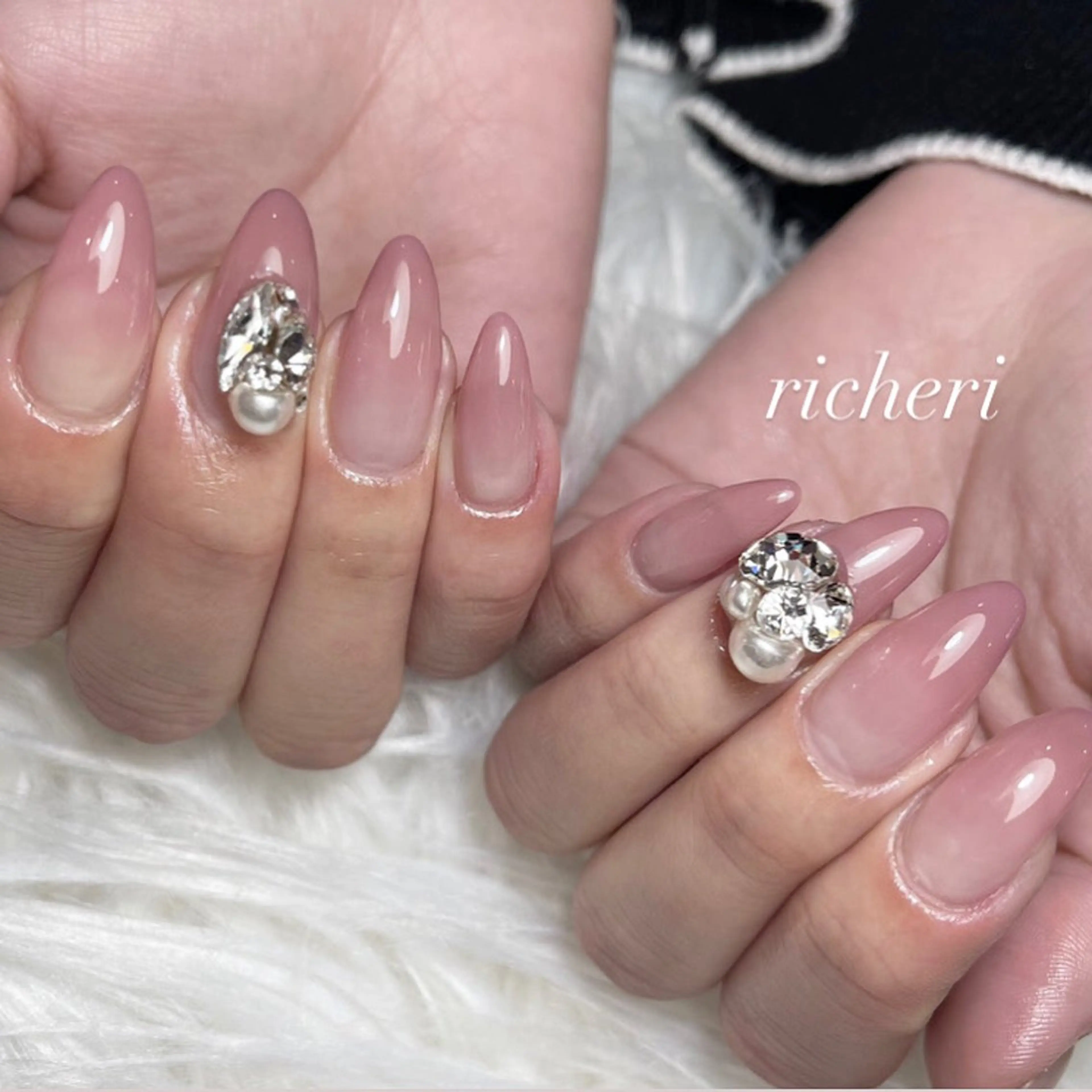 ミディアム ネイル ハンドネイル richeri beautyのエステ・リラクイメージ