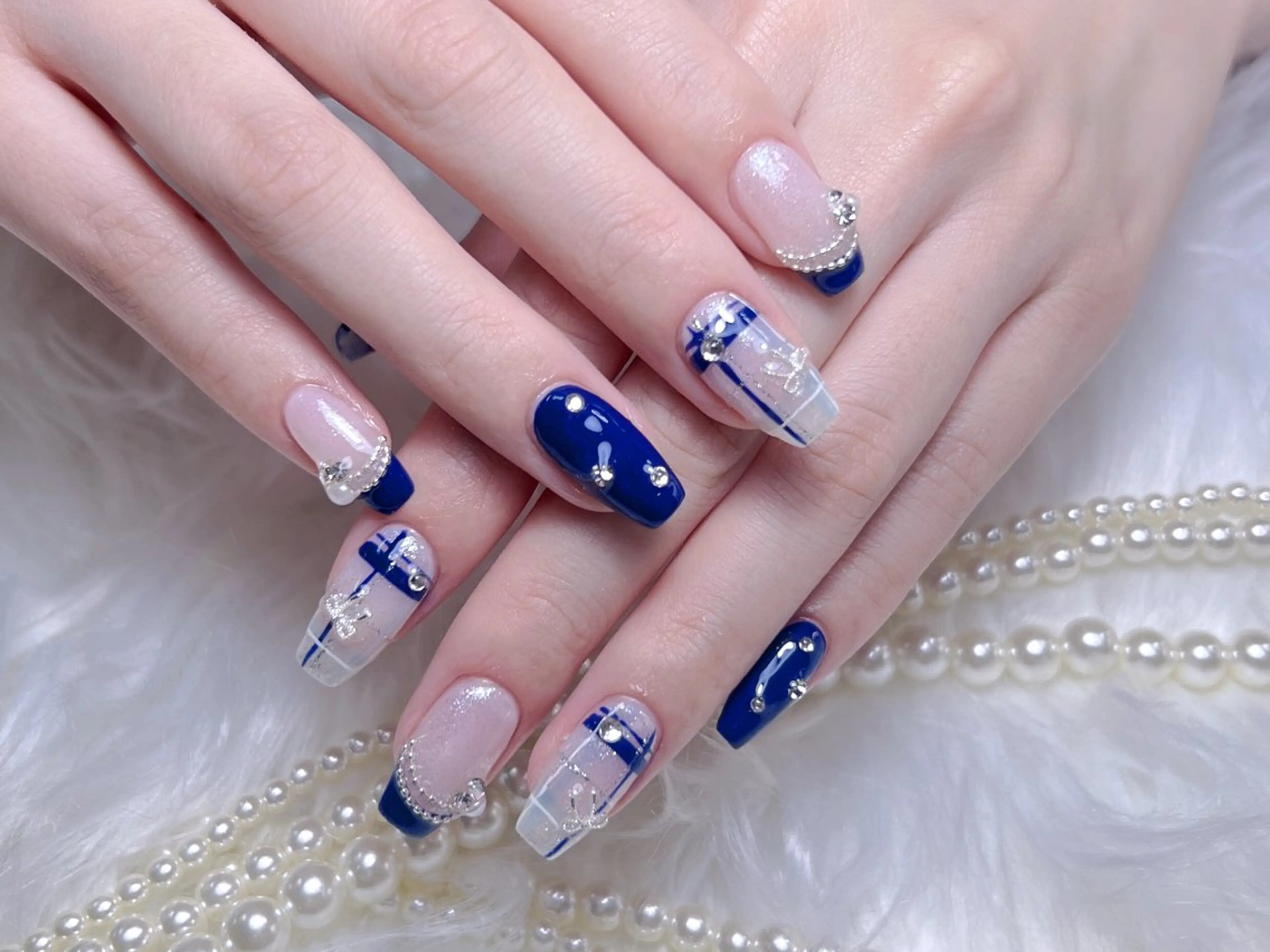 ネイル 長さ出し フレンチネイル ガラスフレンチ キラキラネイル リボン ハンドネイル Moa nailのネイルデザイン