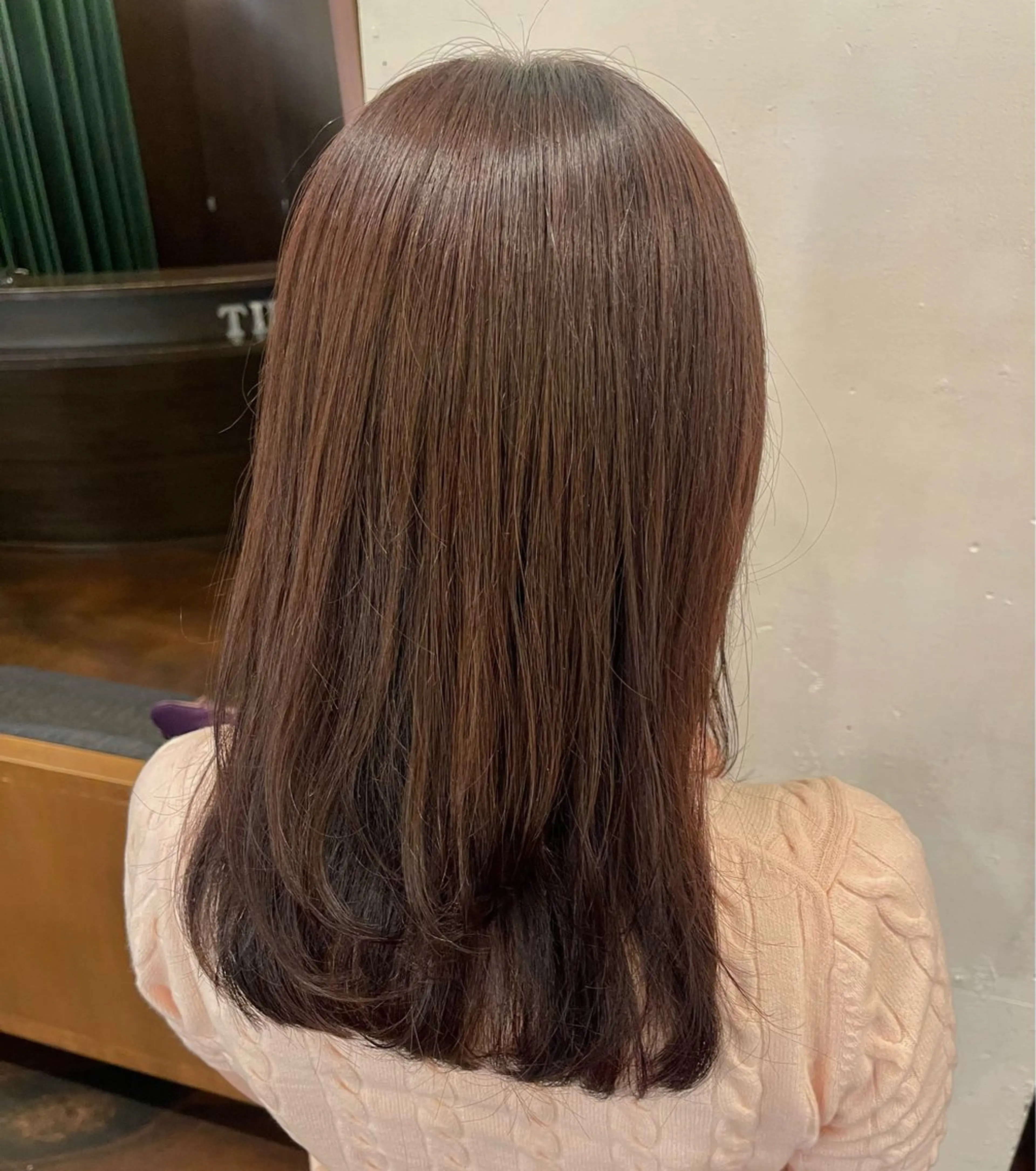 セミロング 吉田 優里のヘアスタイル