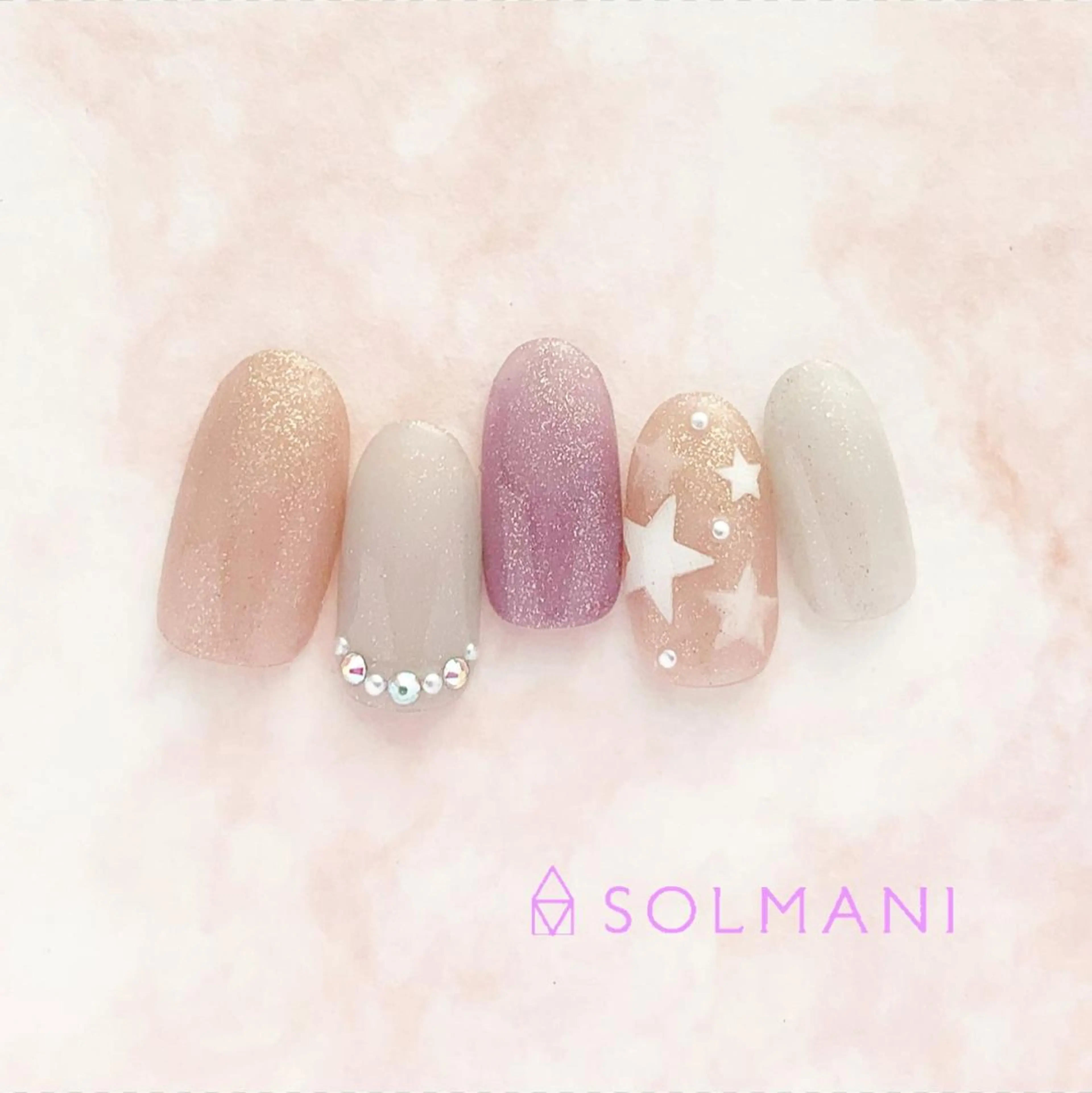 ネイル SOLMANI 予約担当のネイルデザイン