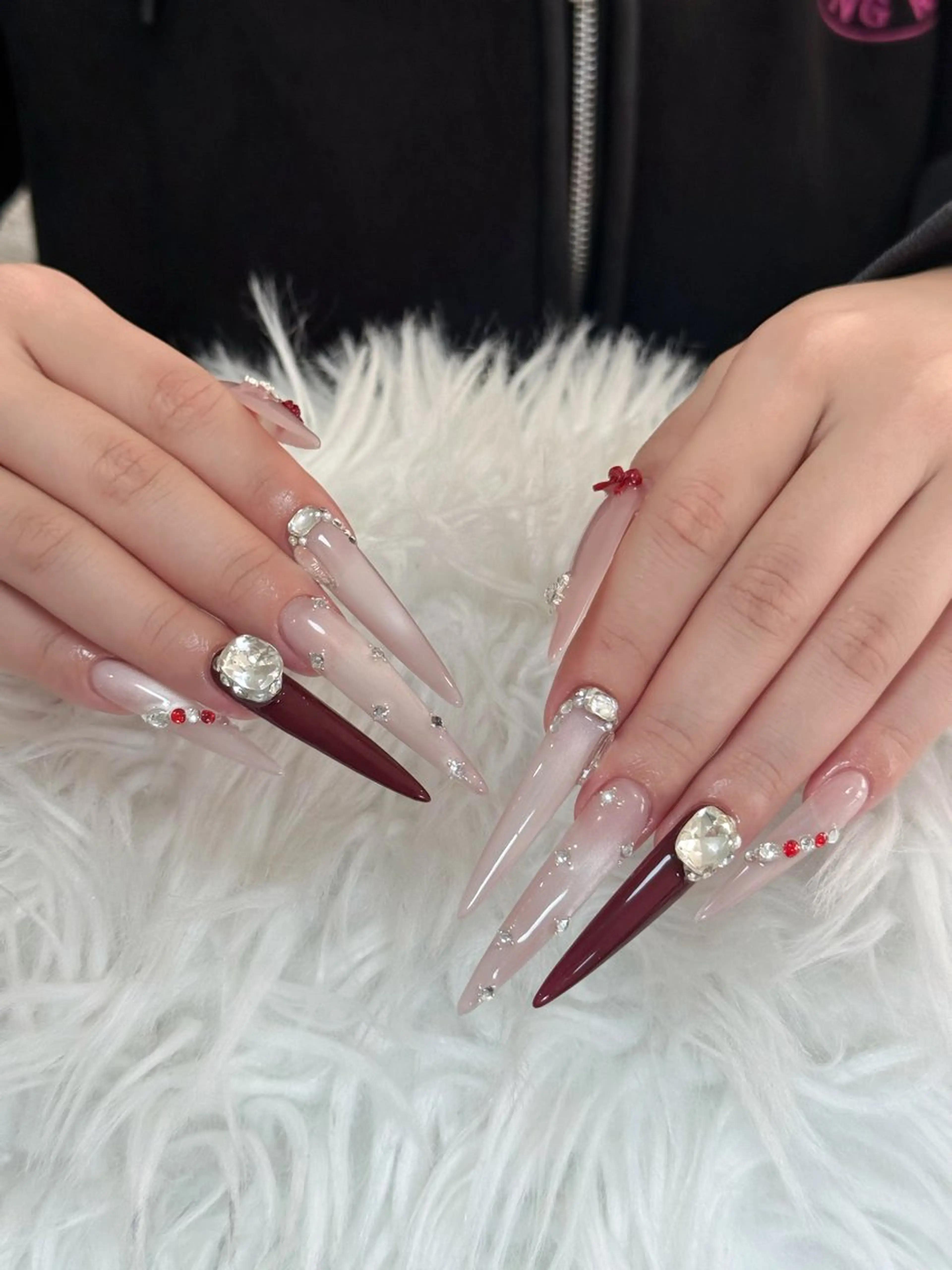 ネイル ボルドー ブラウン チークネイル ドット フットネイル ハンドネイル Julli NailStudioのネイルデザイン