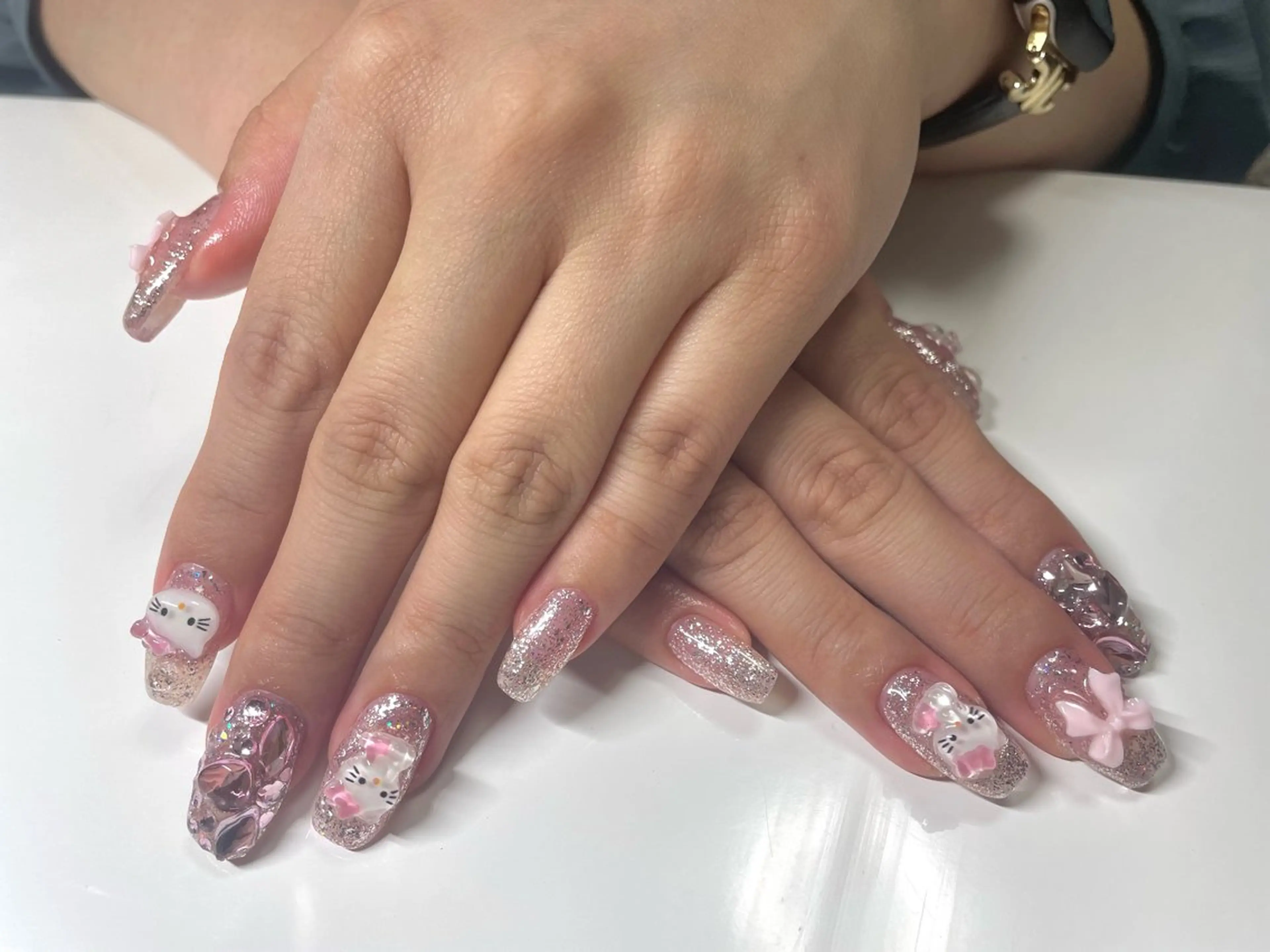 ネイル 持ち込み ワンカラーネイル ストーンネイル ハンドネイル ネイルサロン Purimaのネイルデザイン