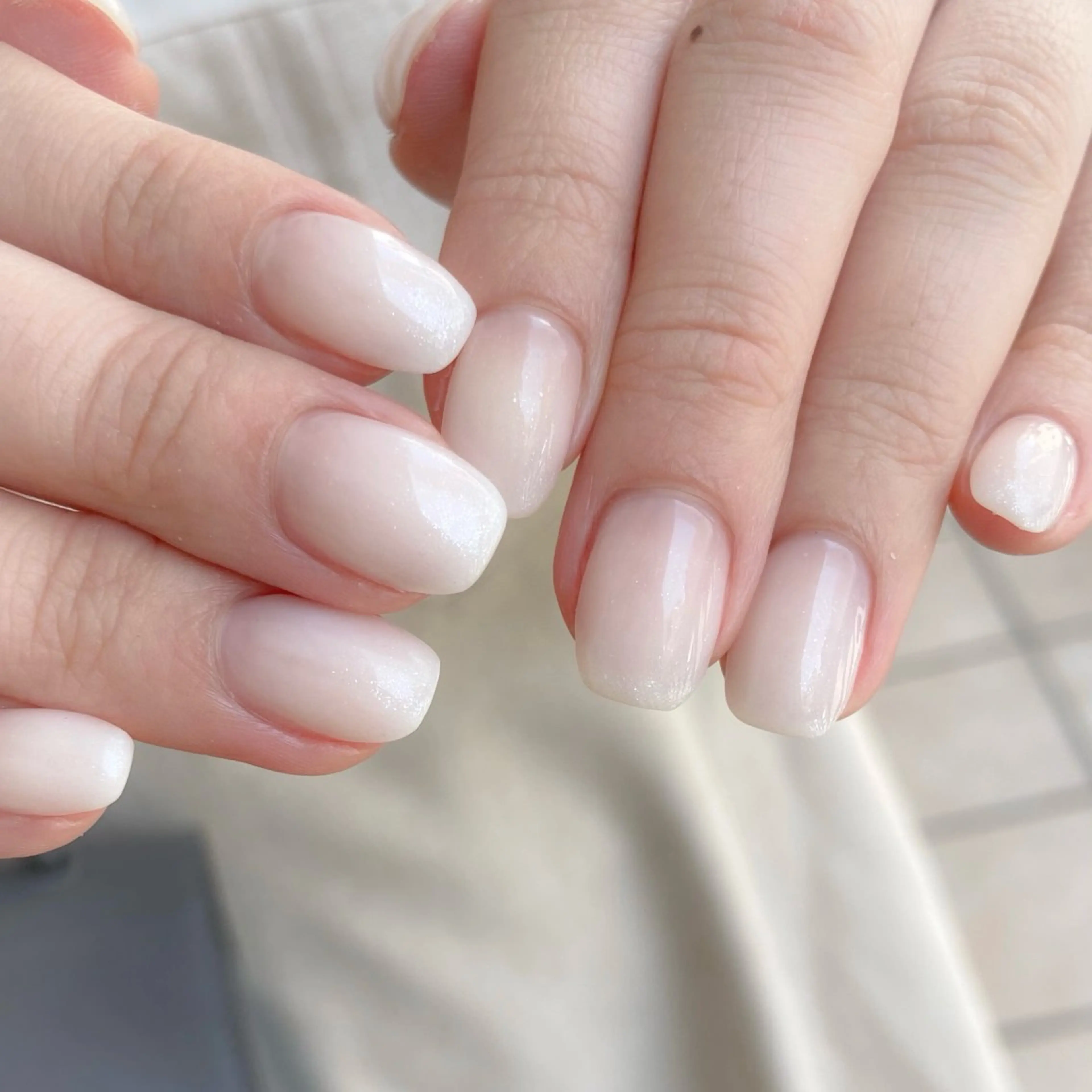 ネイル グラデーション ラメ(グリッター) ワンカラーネイル ホワイト nail salon neige所属・ジェムネイル Risa.のネイルデザイン