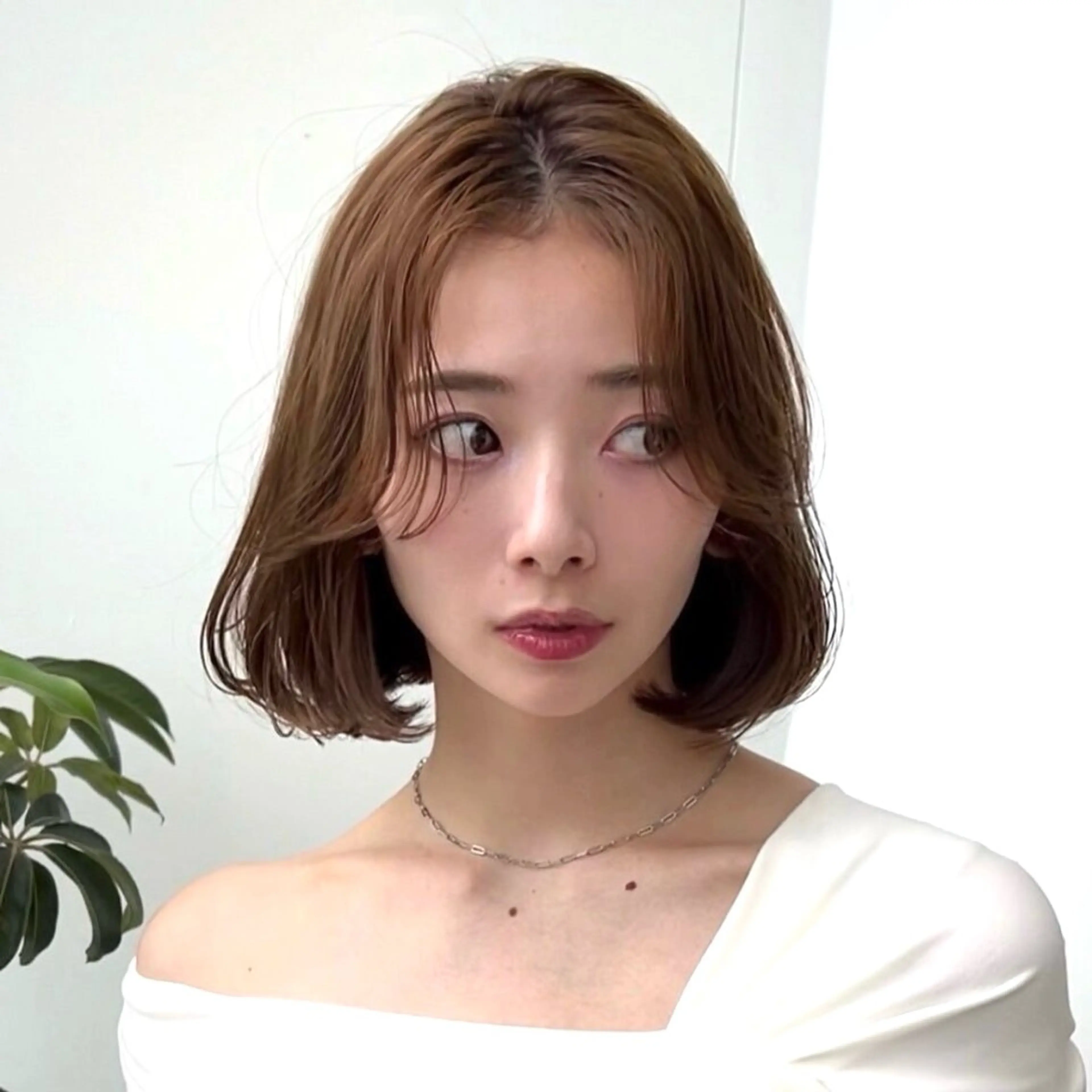 ミディアム カラー ショートボブ ミディアムパーマ バレイヤージュ ベージュカラー ブリーチ カット ヘアカラー トリートメント 新宿/髪質改善/艶髪 韓国ヘア/大重聖斗のヘアスタイル