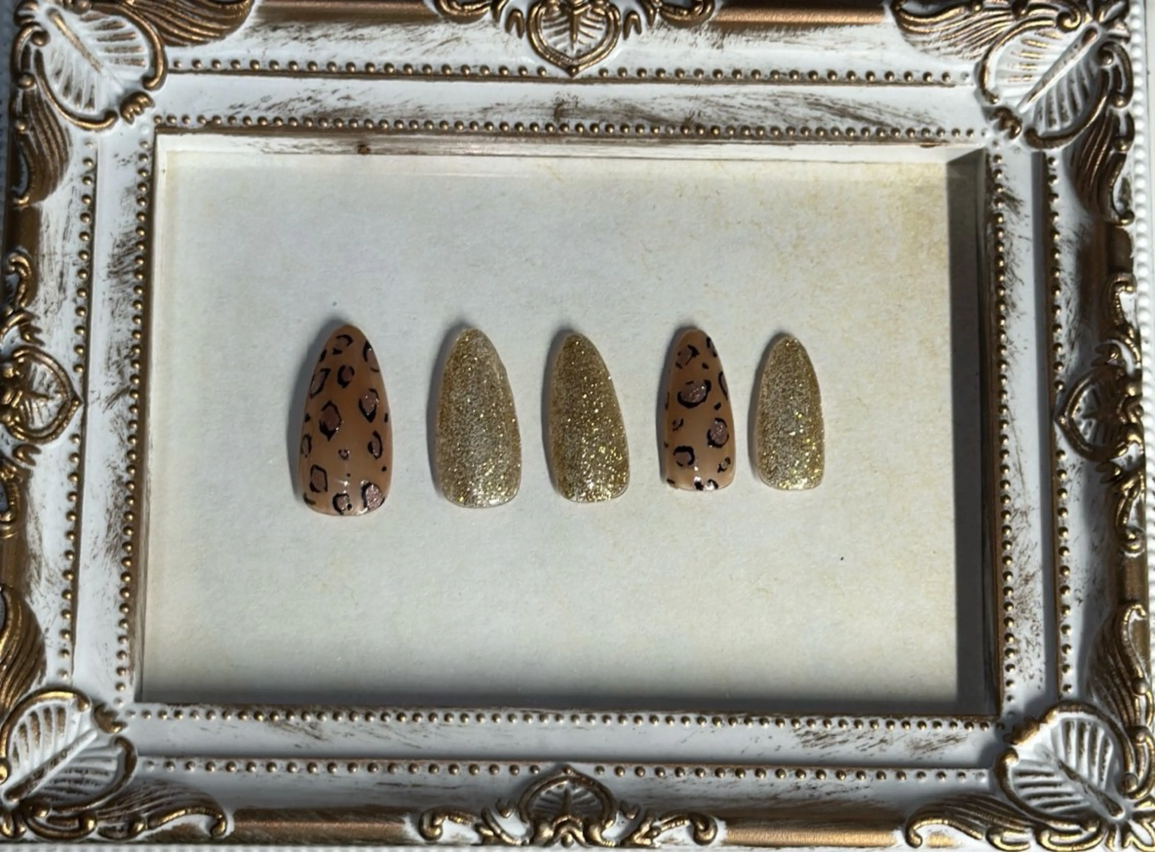 ネイル アニマル柄 Queenie nailのネイルデザイン