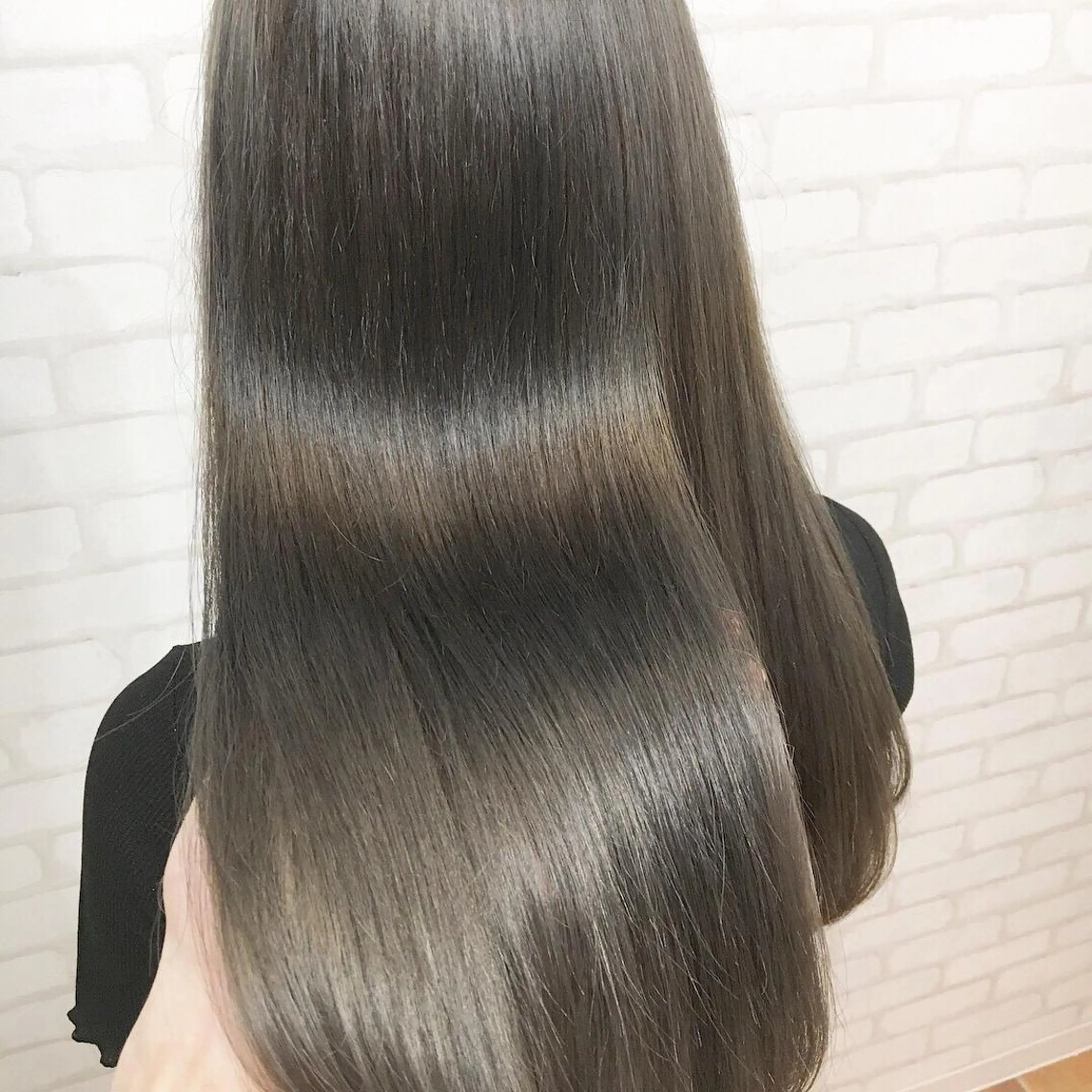 ロング ミヤザキ タクトのヘアスタイル