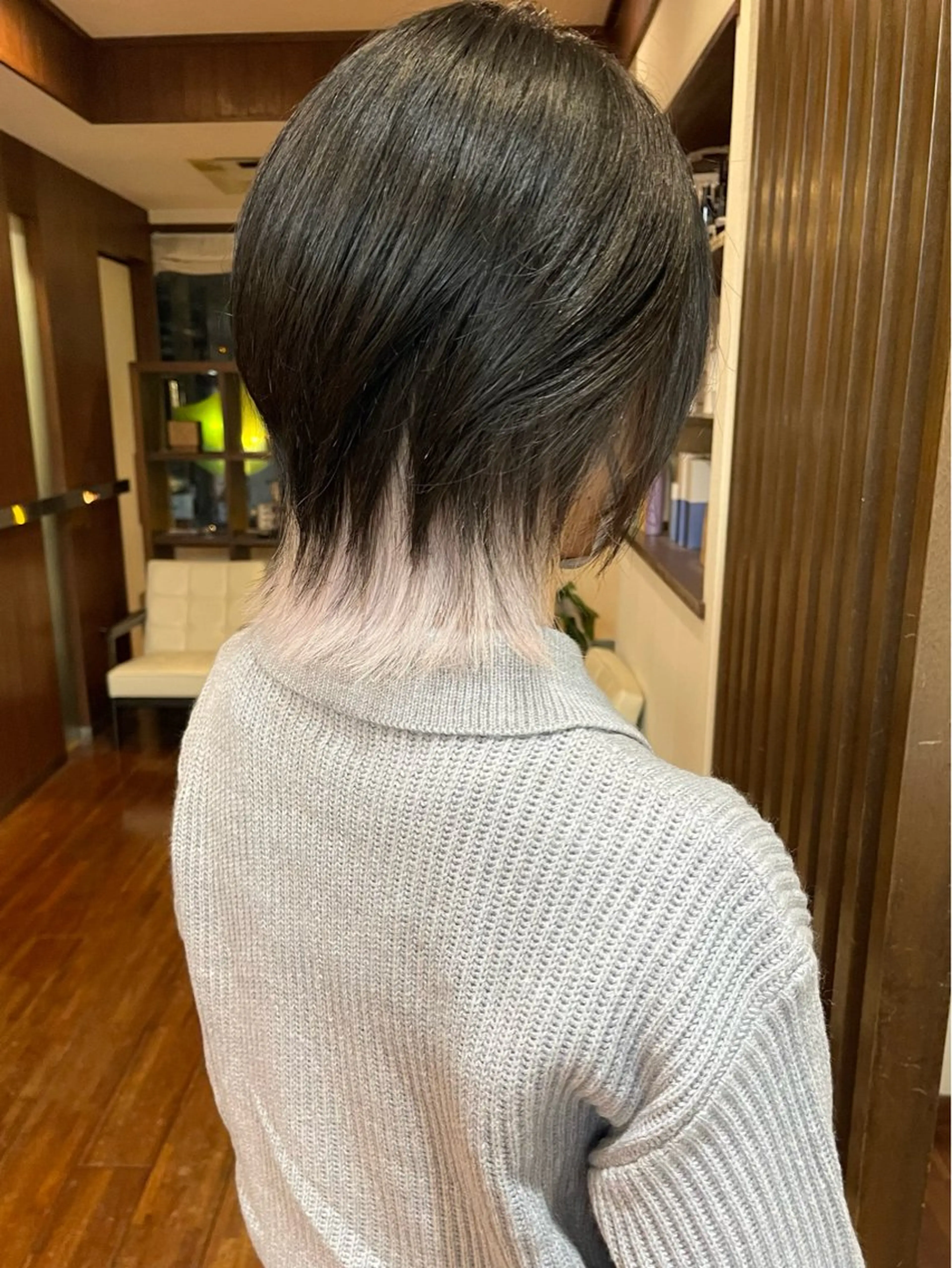 ショート カラー インナーカラー ラベンダーカラー カット ヘアカラー トリートメント 髪質改善ｶﾗｰ ｹｱﾌﾞﾘｰﾁ/ﾀﾑのヘアスタイル
