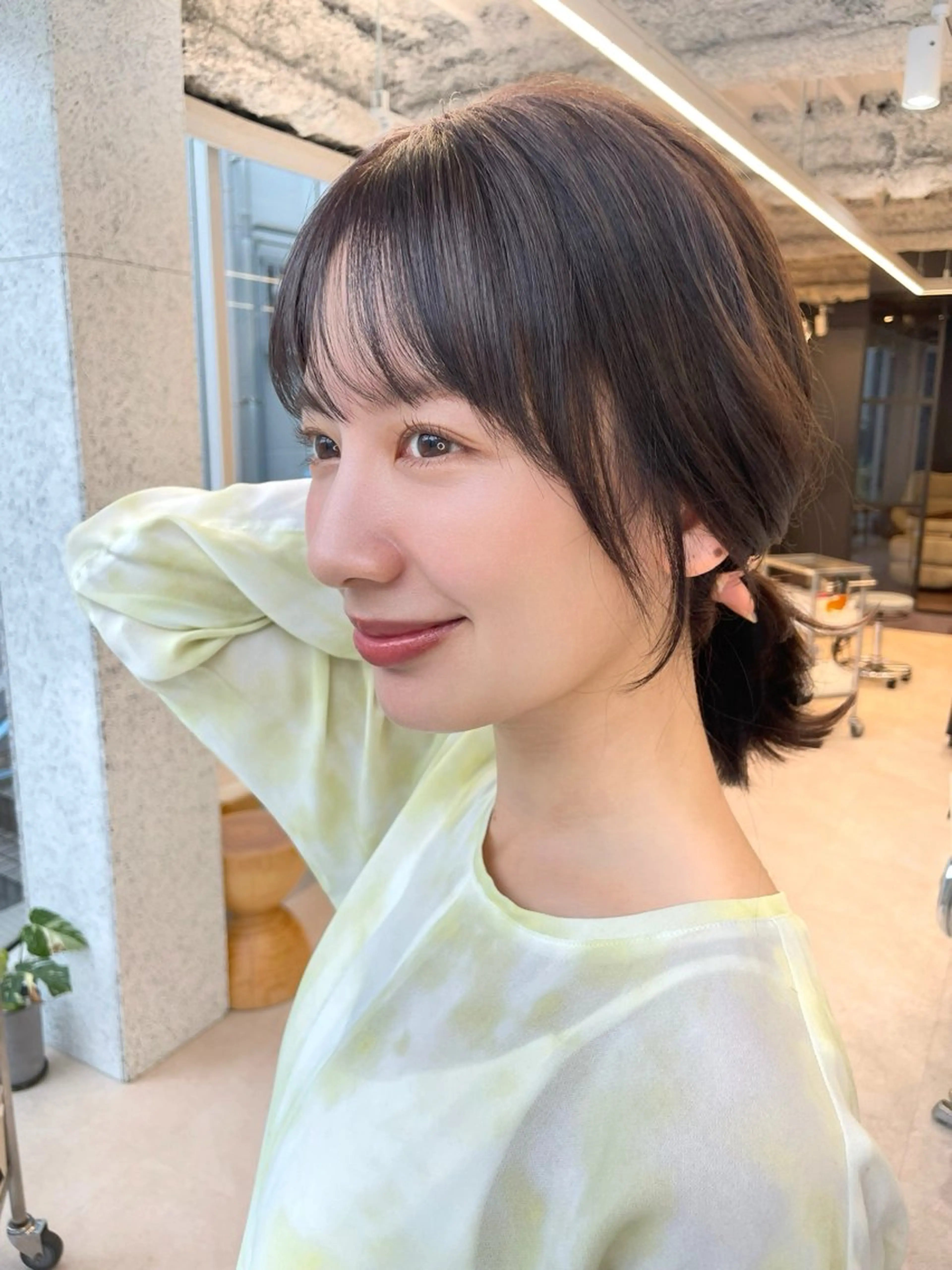ミディアム ボブレイヤー ボブ くびれヘア 顔周りカット 韓国風ヘア カット 縮毛矯正 結べるレイヤーボブ くびれLady表参道のヘアスタイル