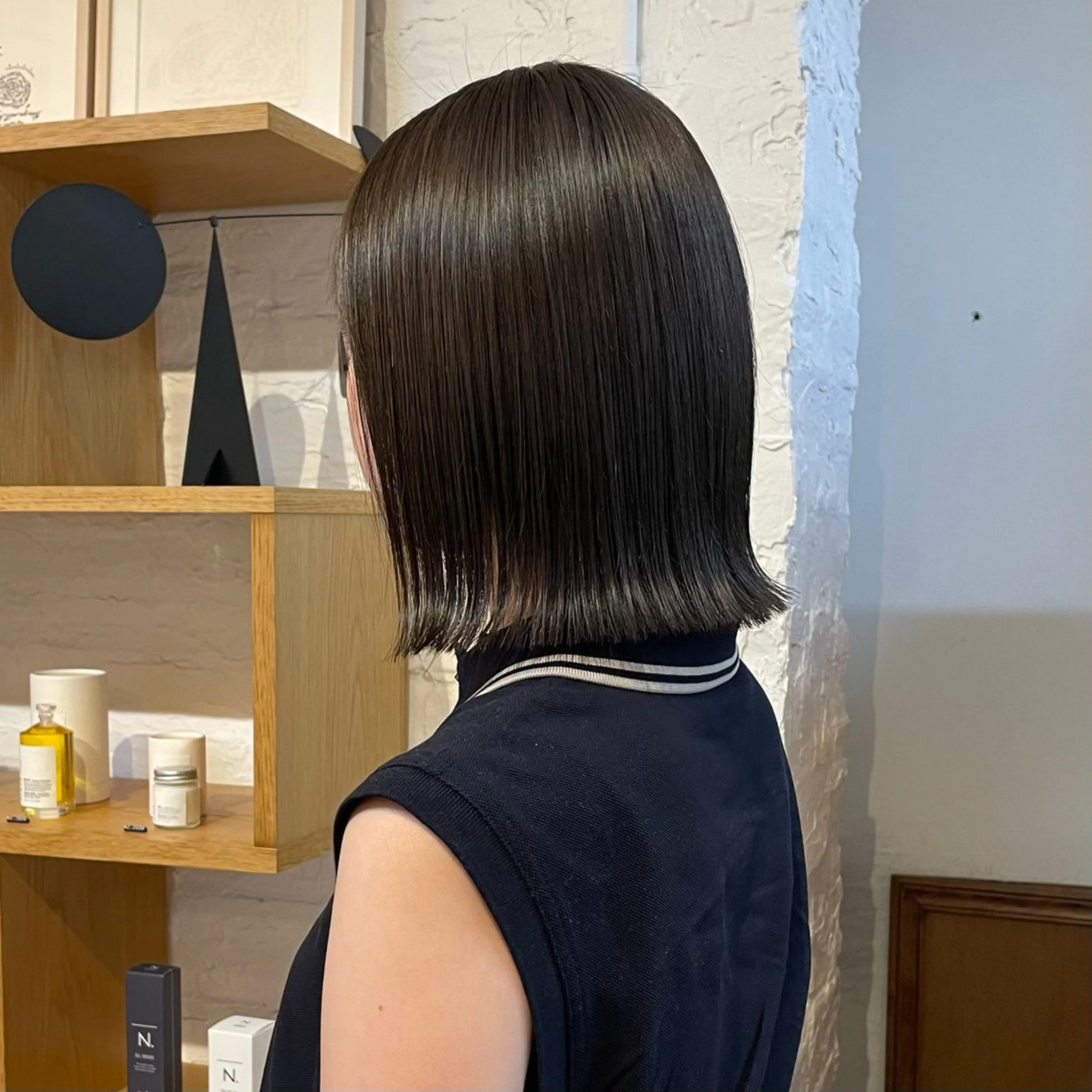 ショート ボブ mina / 透明感ベージュカラーのヘアスタイル
