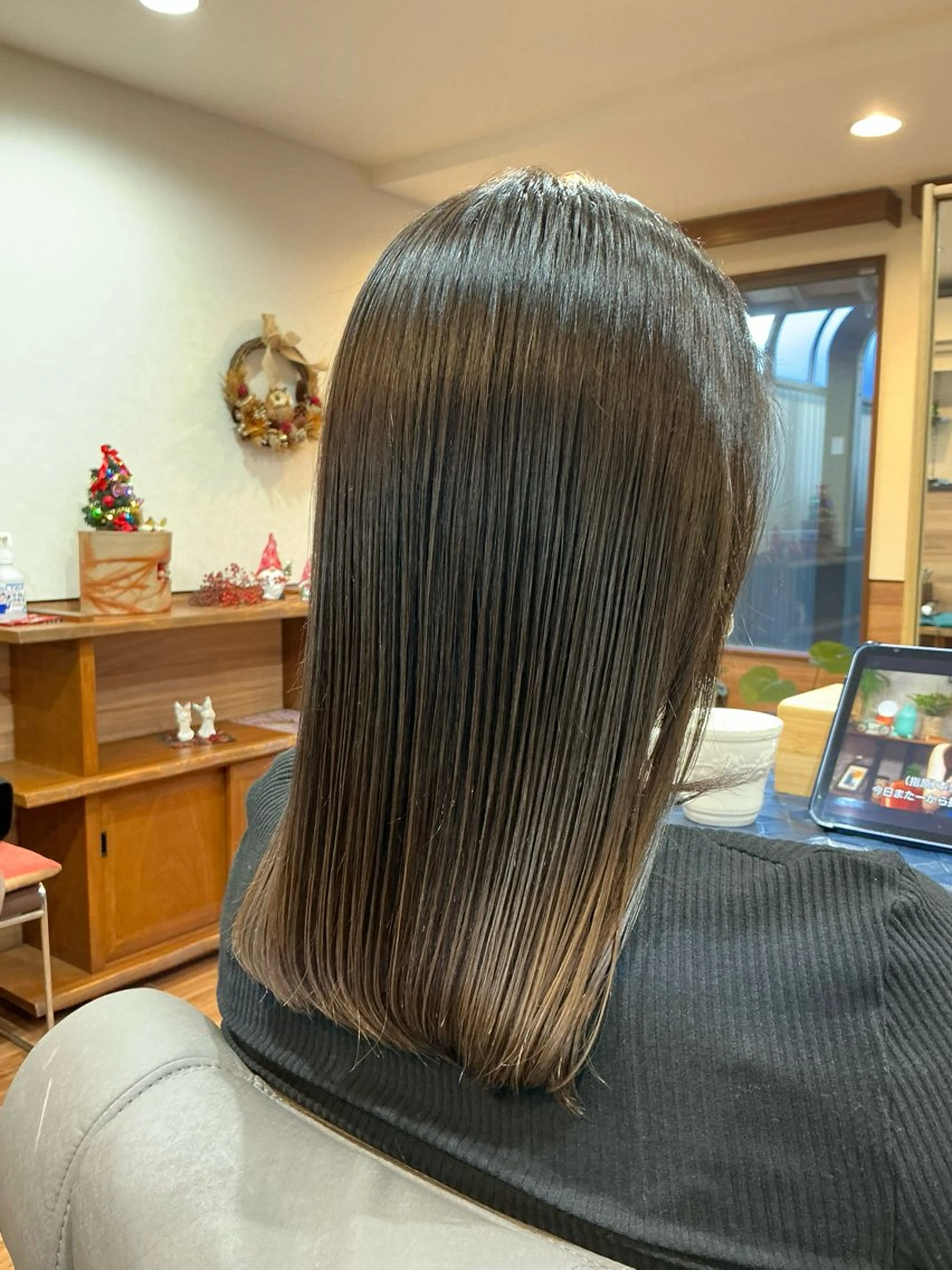 ミディアム カット ヘアカラー トリートメント ヘッドスパ Annon プライベートサロンのヘアスタイル