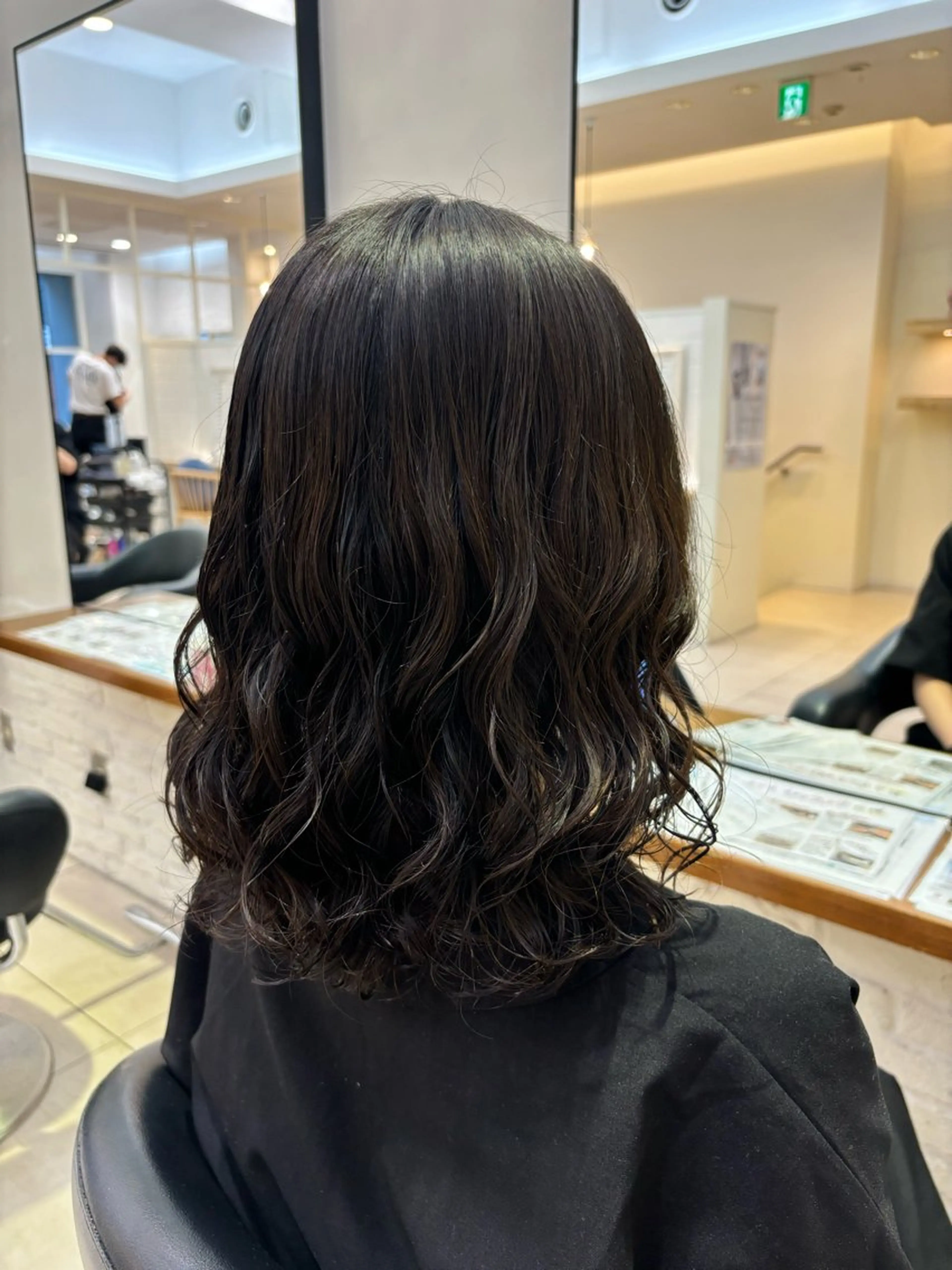 ミディアム カット パーマ コテ巻き風パーマ🫧 麻尋のヘアスタイル