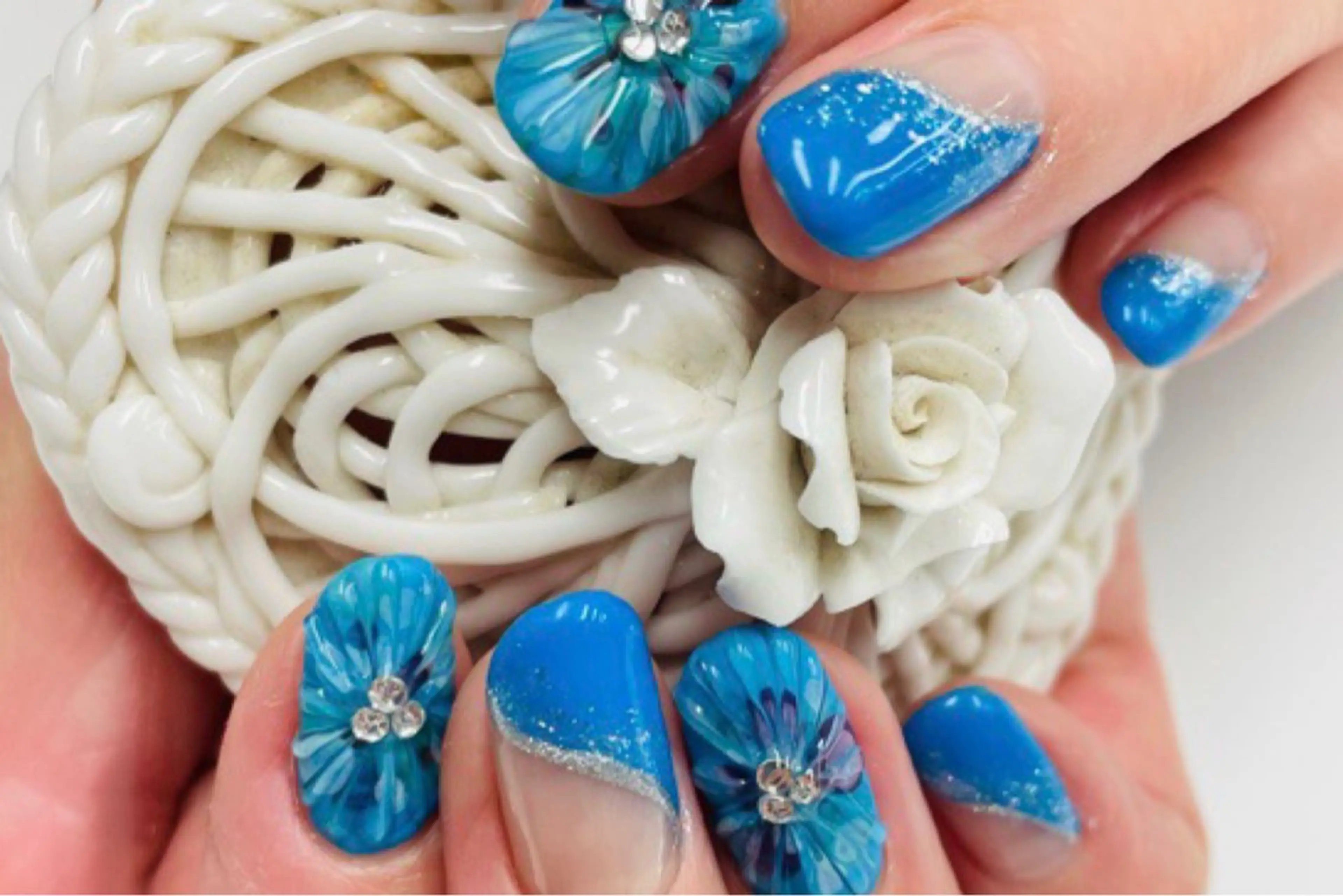 ネイル ジェルネイル ママリンド　志村坂上店所属・しみ えんのネイルデザイン