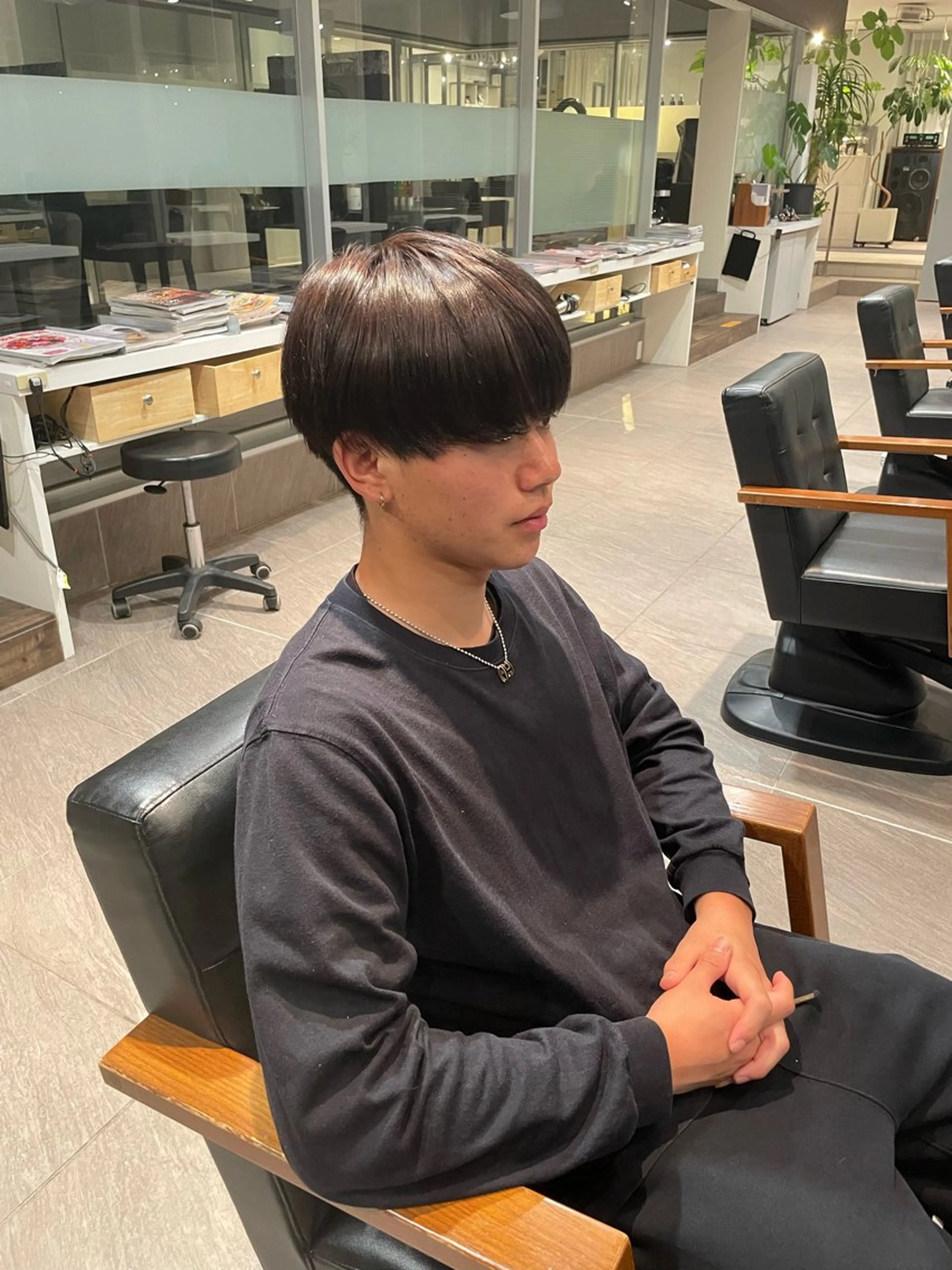 ショート カラー メンズ アッシュ シルバー シルバーアッシュ カット ヘアカラー トリートメント ヘアセット LOKAHI所属・かわいい顔まわり/髪 質改善カラー/小池祐のヘアスタイル