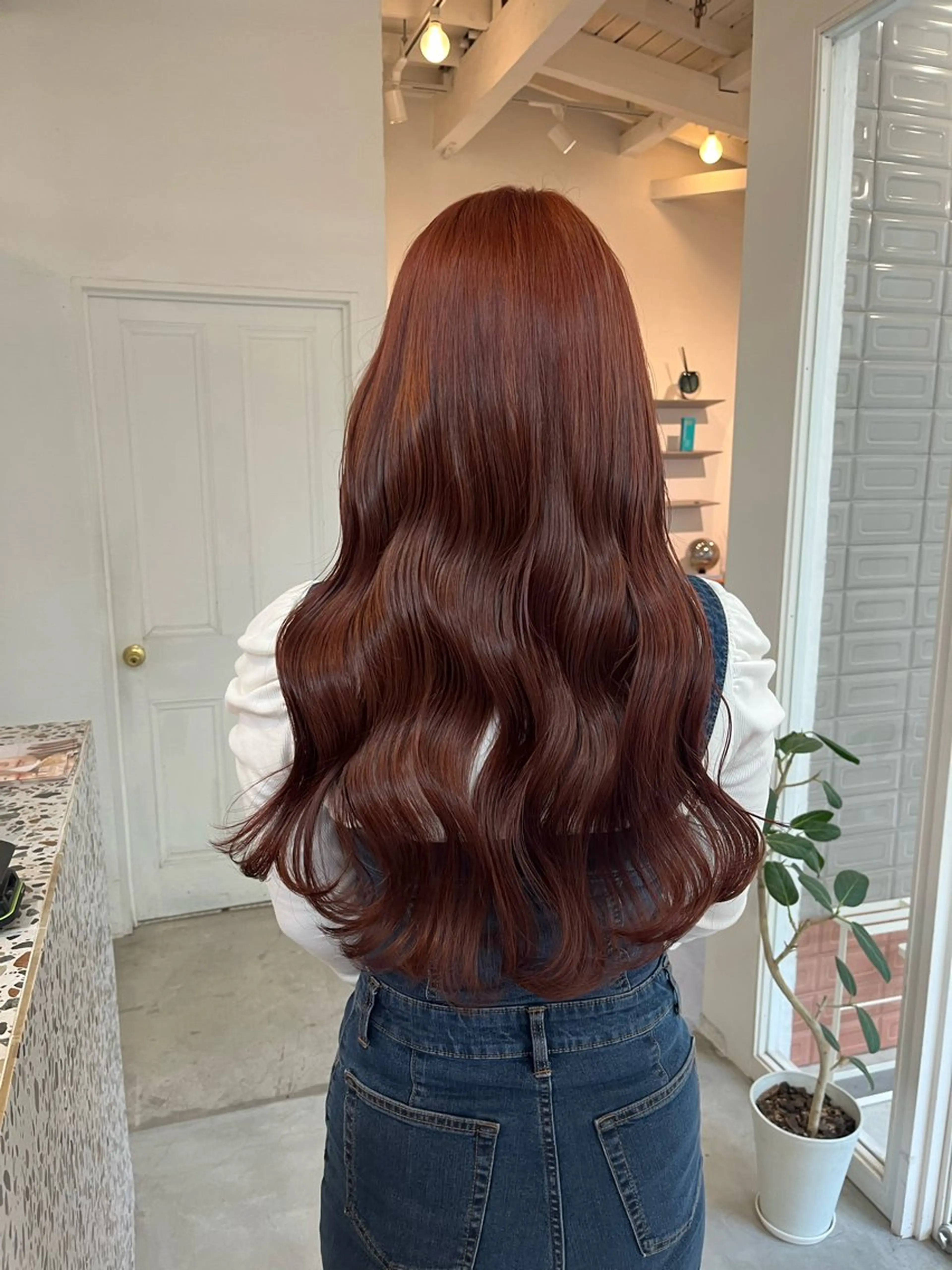 ロング カラー オレンジ オレンジレッド レッドカラー ヘアカラー トリートメント MARIKA 透け感 / 韓国ヘア🪄♡のヘアスタイル