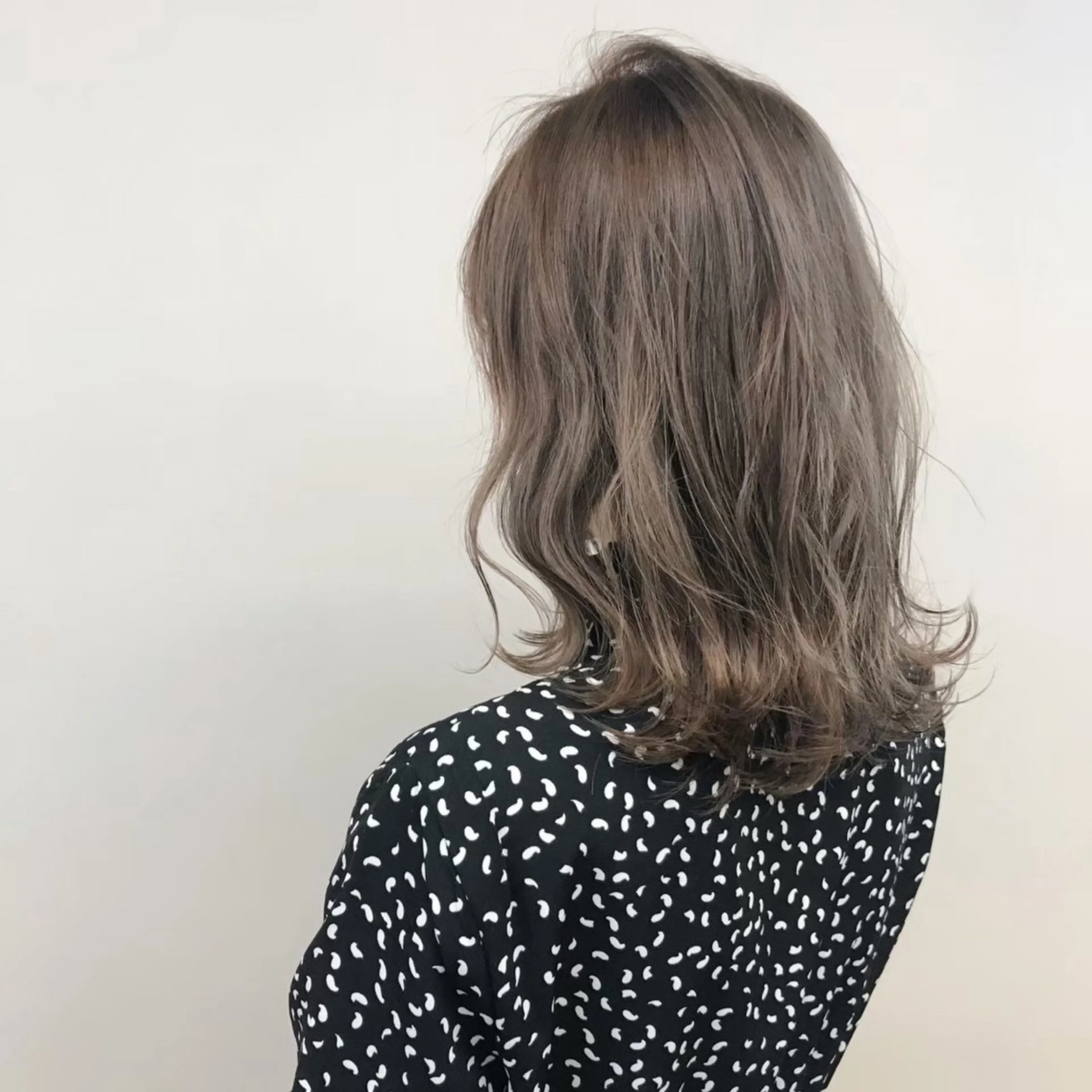 ミディアム カラー ハルナ /ボブカットモデルのヘアスタイル