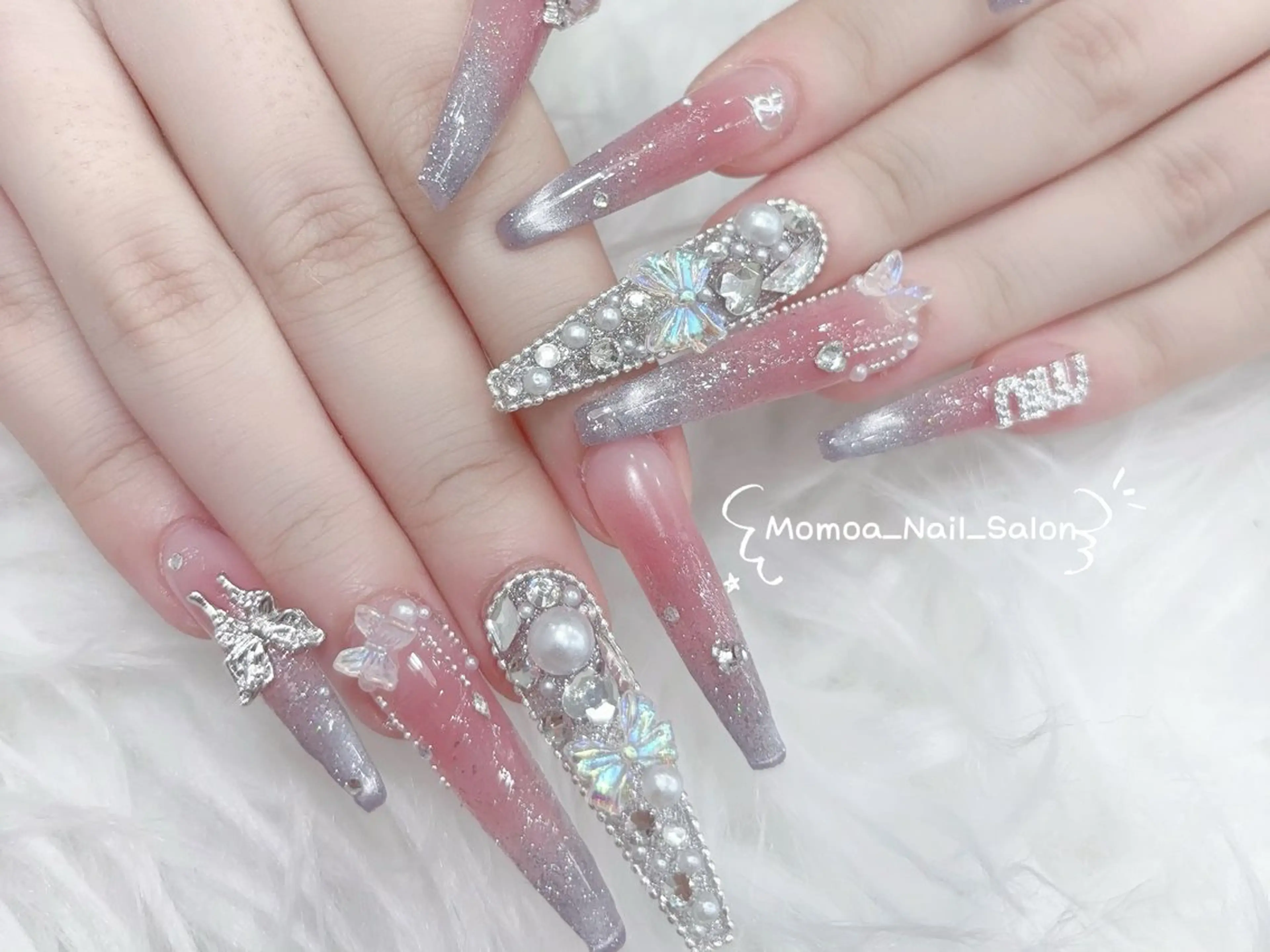 ネイル 成人式 ロングネイル マグネットネイル 大理石ネイル(マーブル) リボン ハンドネイル Momoa nail salon所属・MoMoA Nail ネイル長さ出し専門店のネイルデザイン