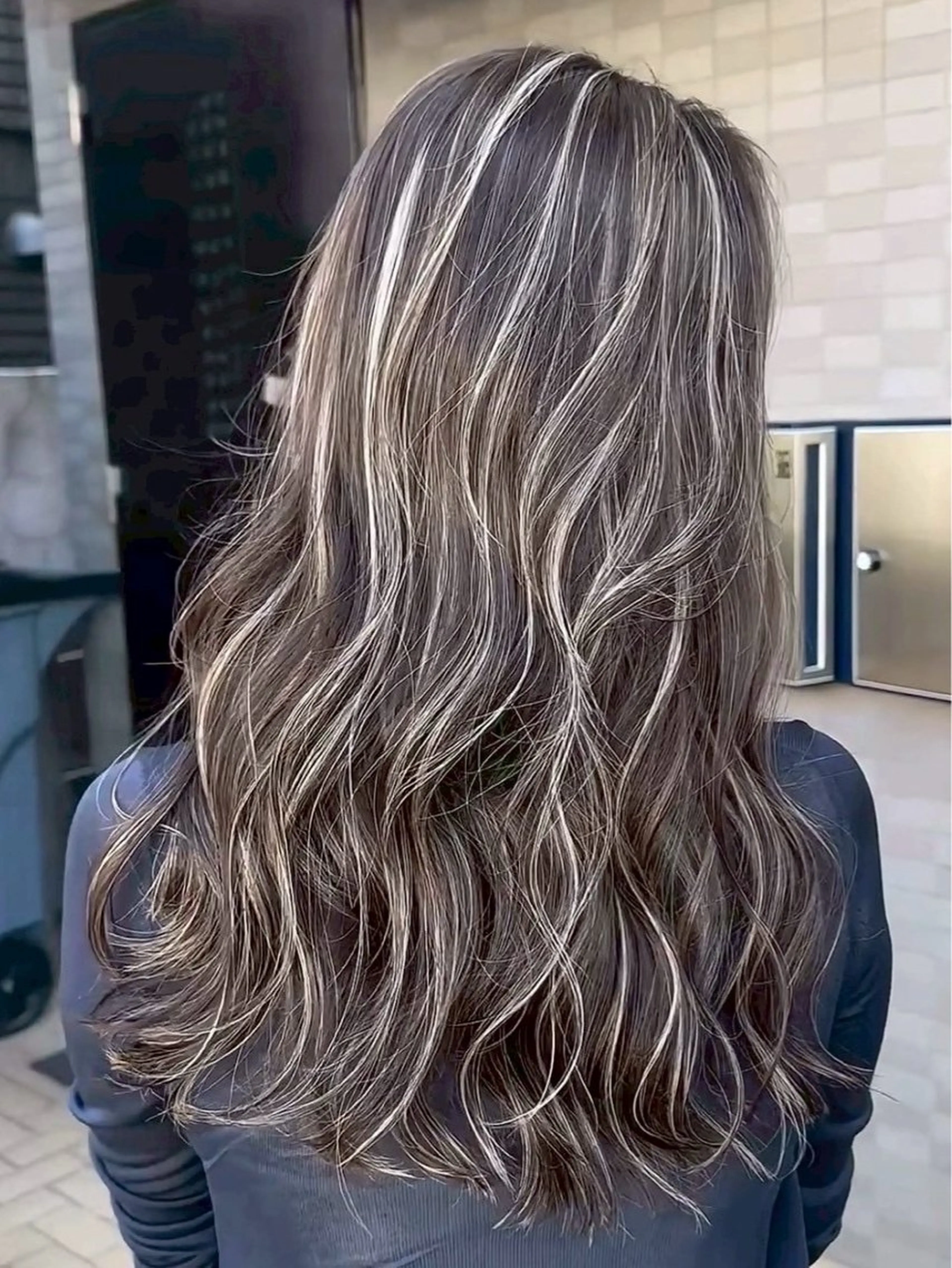 ロング カラー バレイヤージュ ハイライトカラー 外国人風カラー ハイライト レイヤーカット ヘアカラー ⚜️ハイライト/レイ ヤー/表参道⚜️✨のヘアスタイル