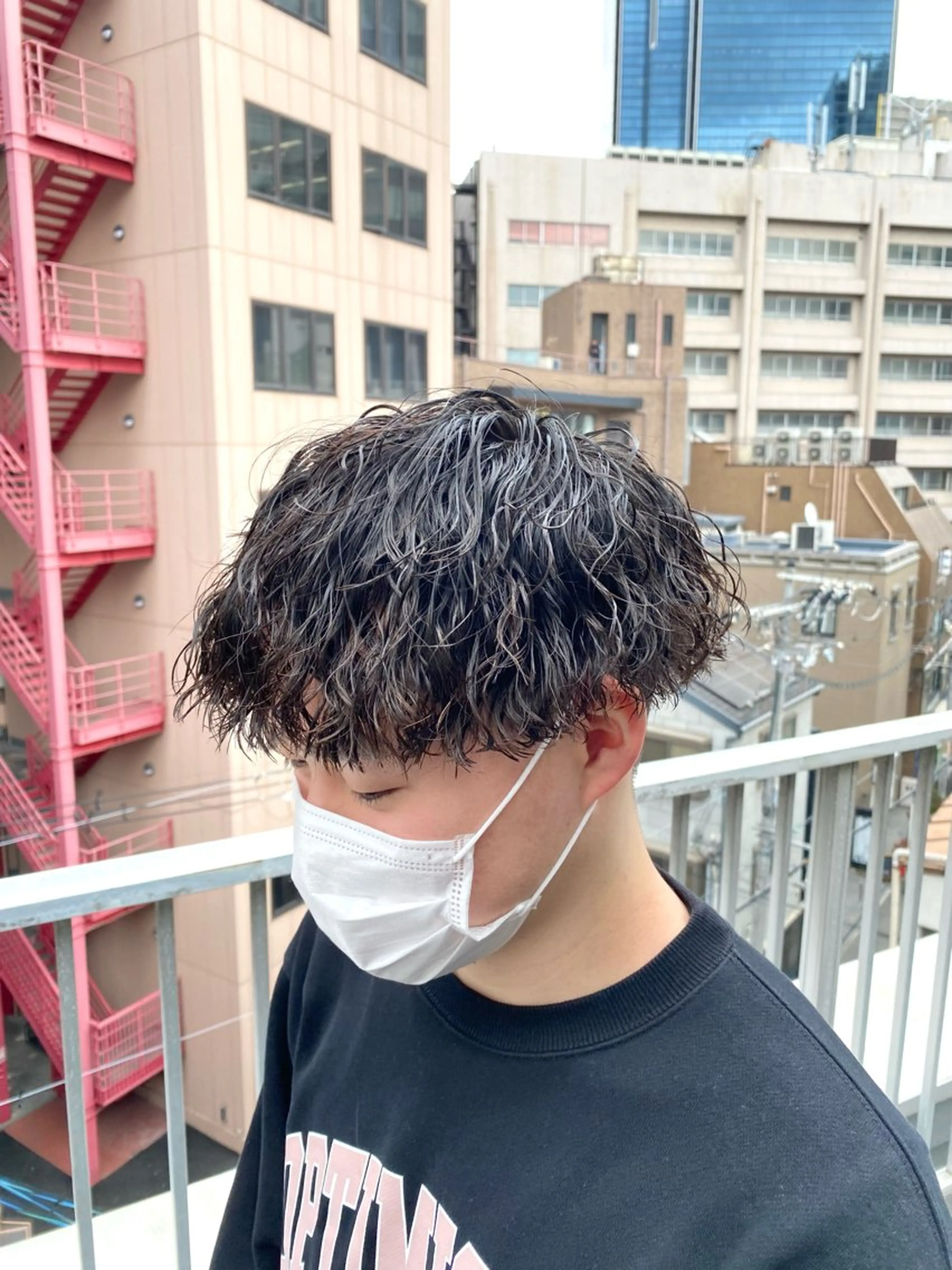 パーマ メンズ アップバング マッシュ メンズパーマ メンズツイストパーマ ツイストスパイラルパーマ 心斎橋本町メンズ 美容師ユースケのヘアスタイル