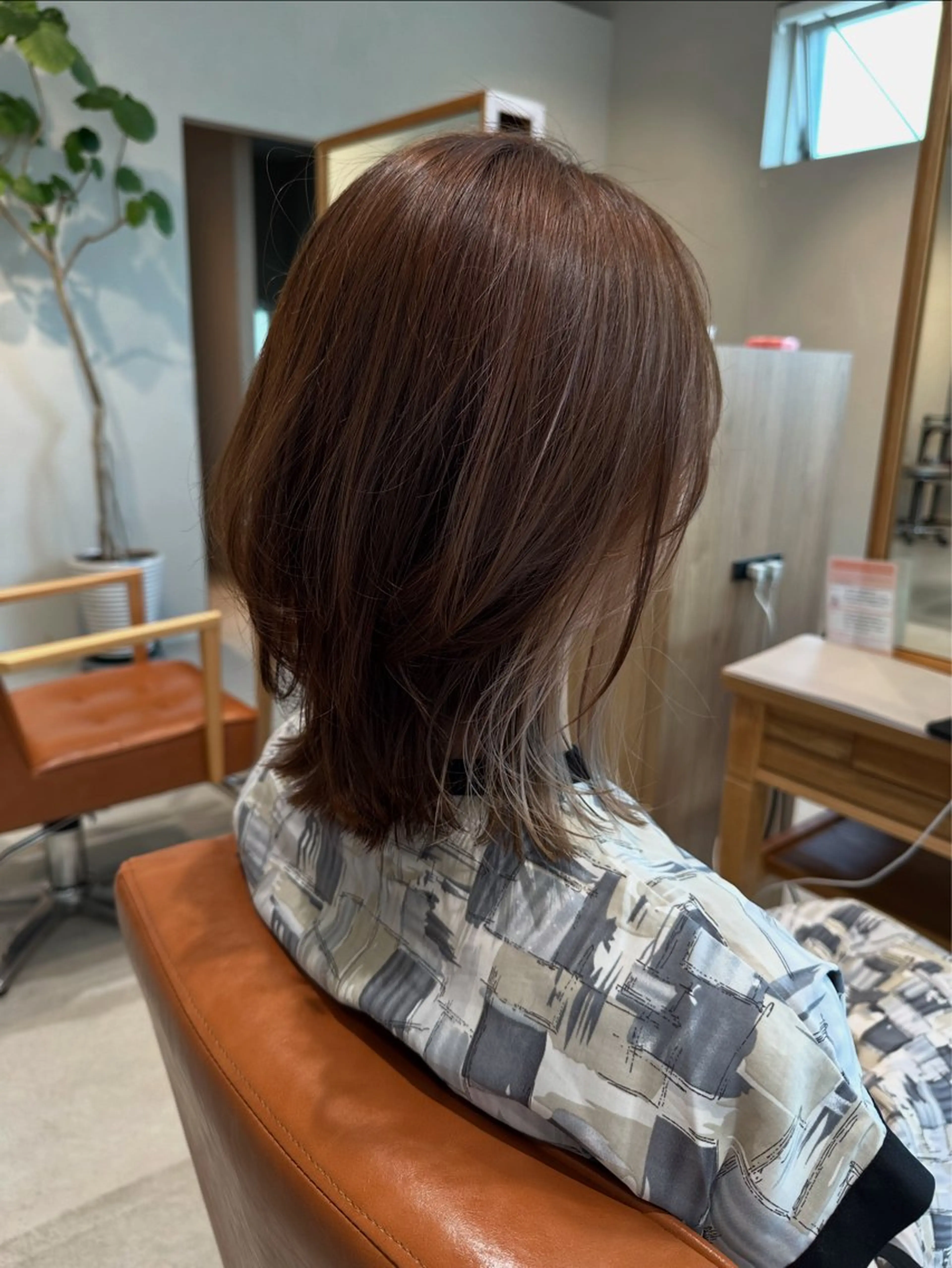 ミディアム カラー インナーカラー レイヤーカット 永野 真也のヘアスタイル