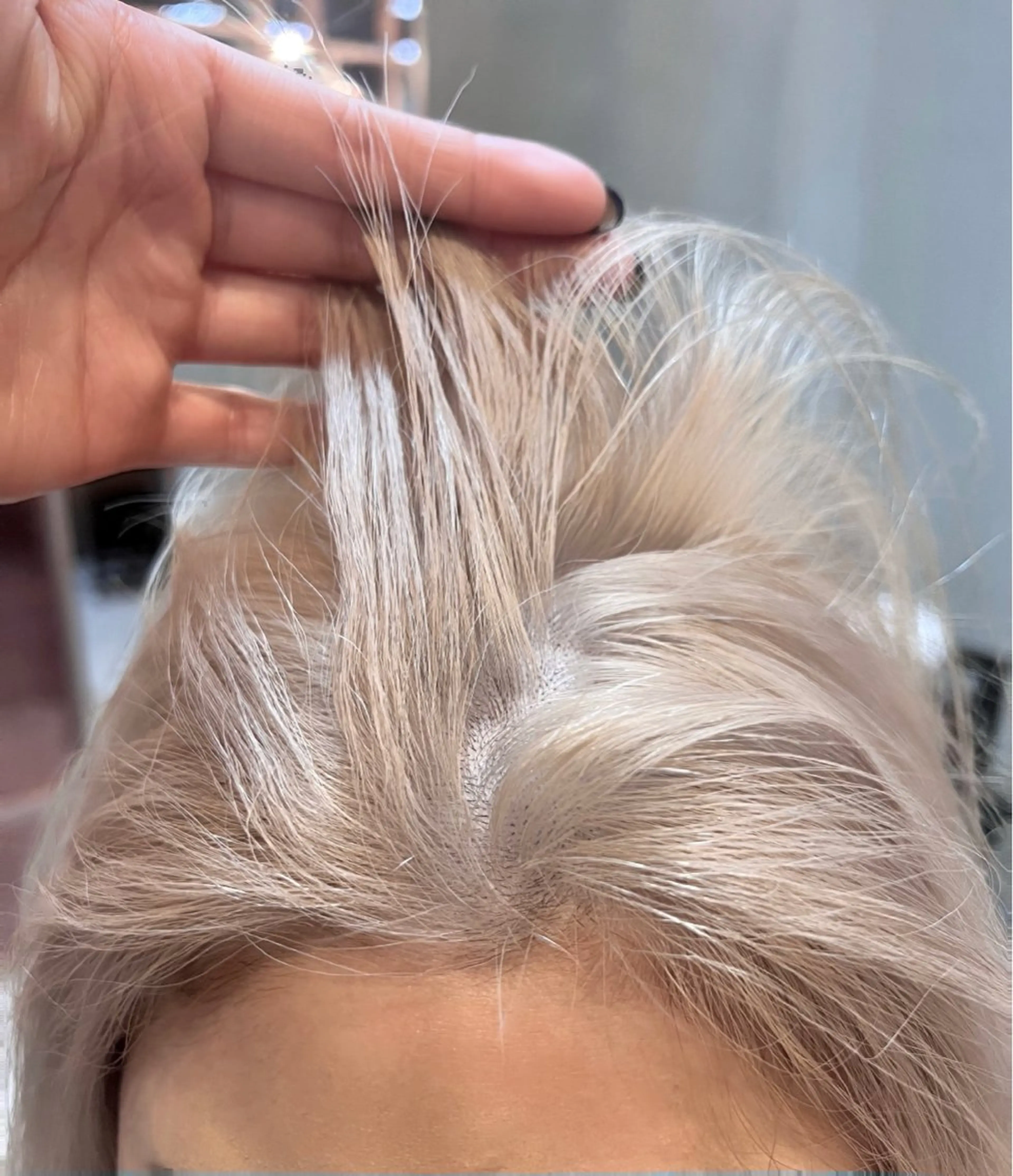 ミディアム ヘアカラー トリートメント ハイトーンカラー🍑 maanaのヘアスタイル
