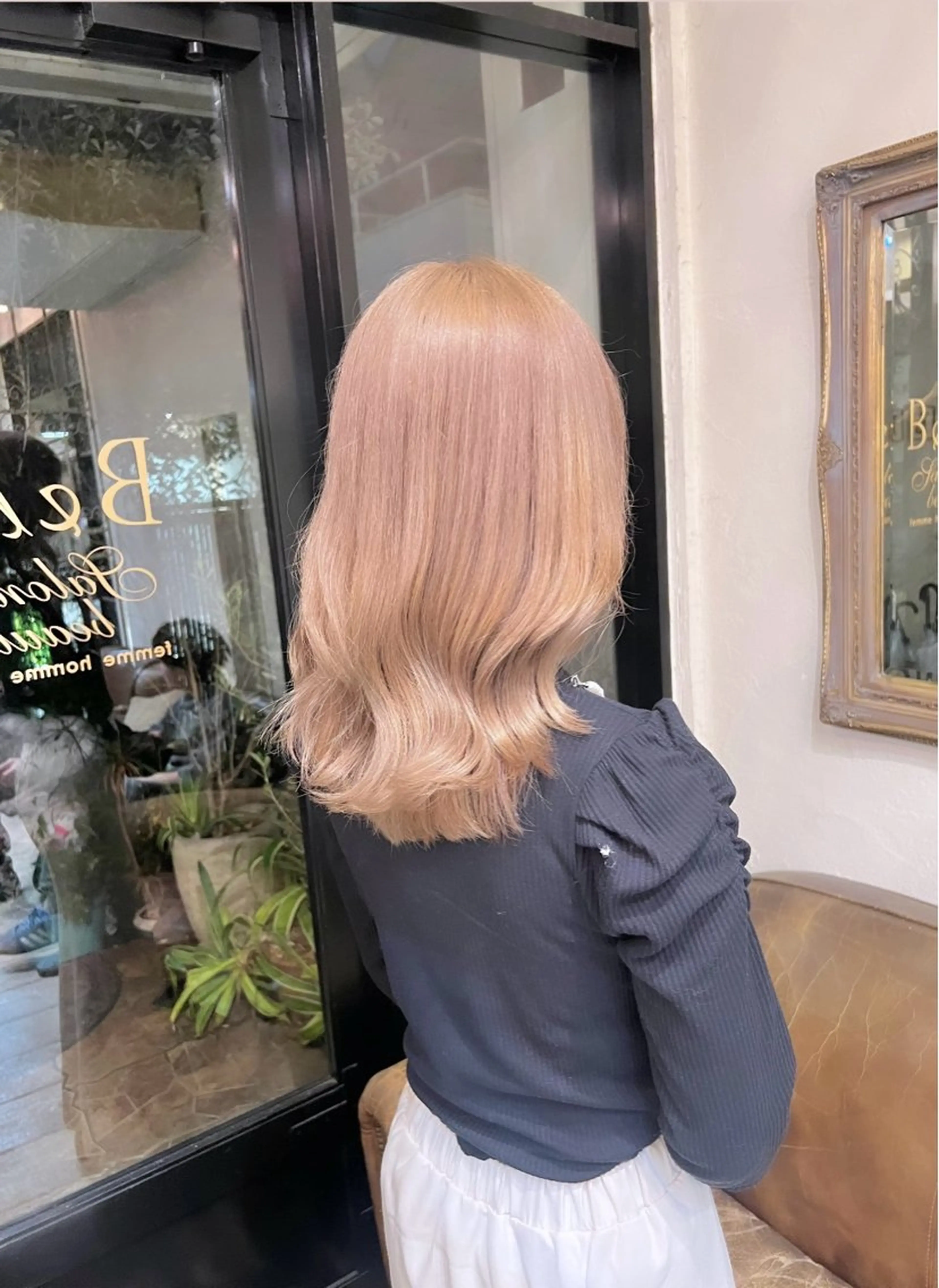 セミロング カラー ブリーチ ケアカラー ヘアカラー 吉川 陽菜のヘアスタイル