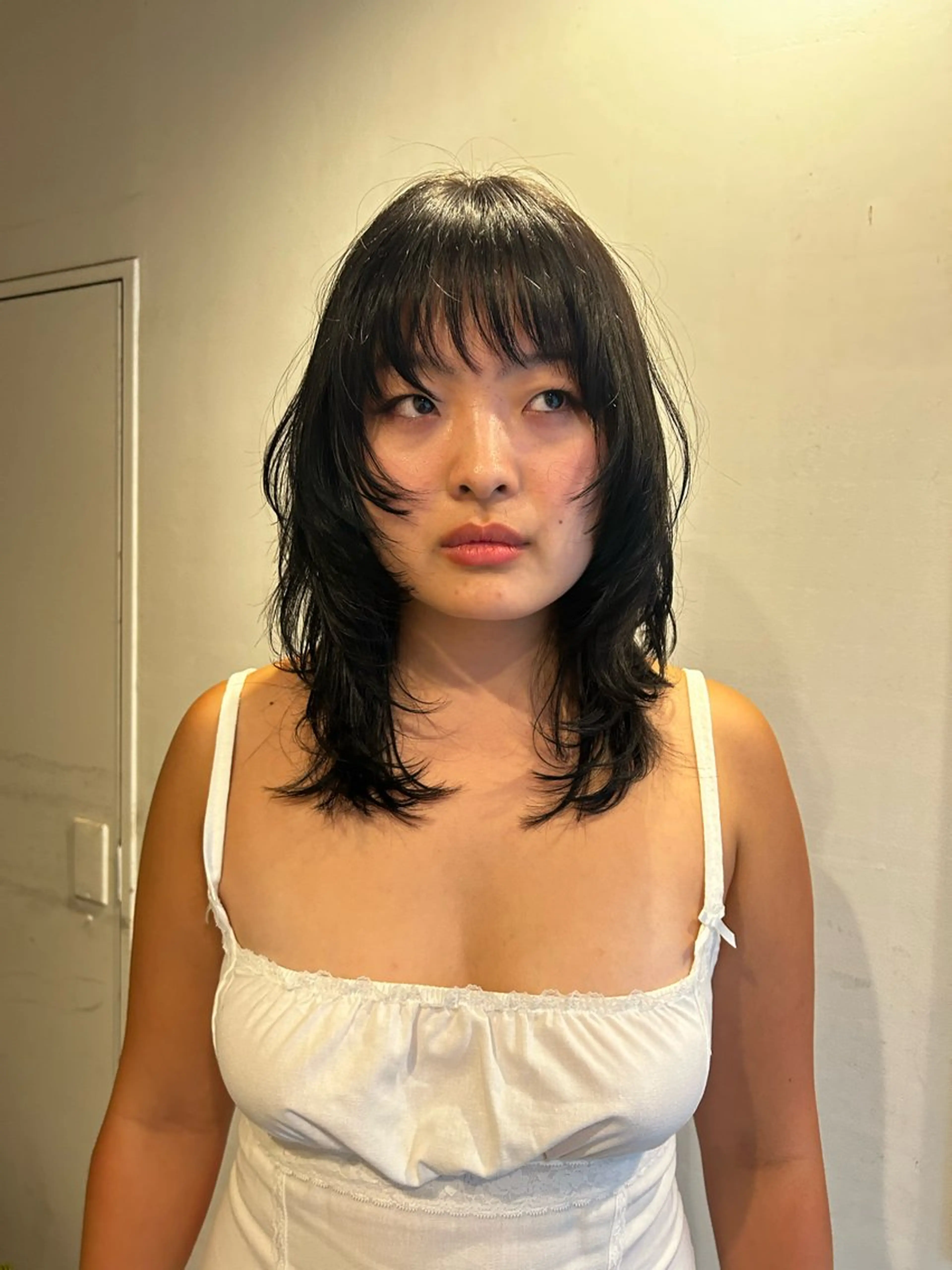 ミディアム カラー 黒髪 ブリーチ hen所属・心斎橋/レイヤー/ ブリーチ/モエのヘアスタイル