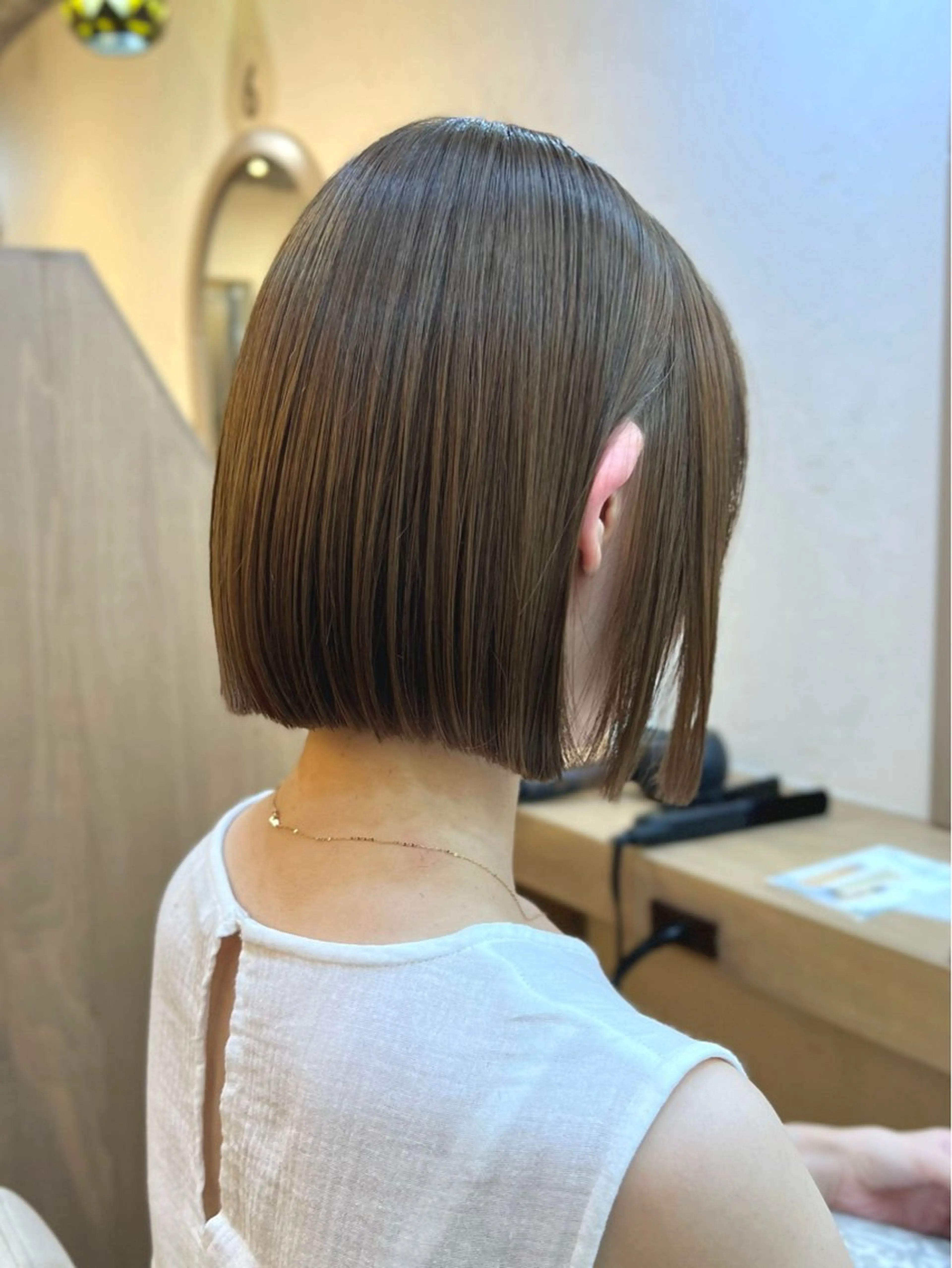 ショート カラー ブリーチ ダブルカラー ブリーチなしカラー 神戸ボブ✂️ ioe三宮/田 伸佳のヘアスタイル