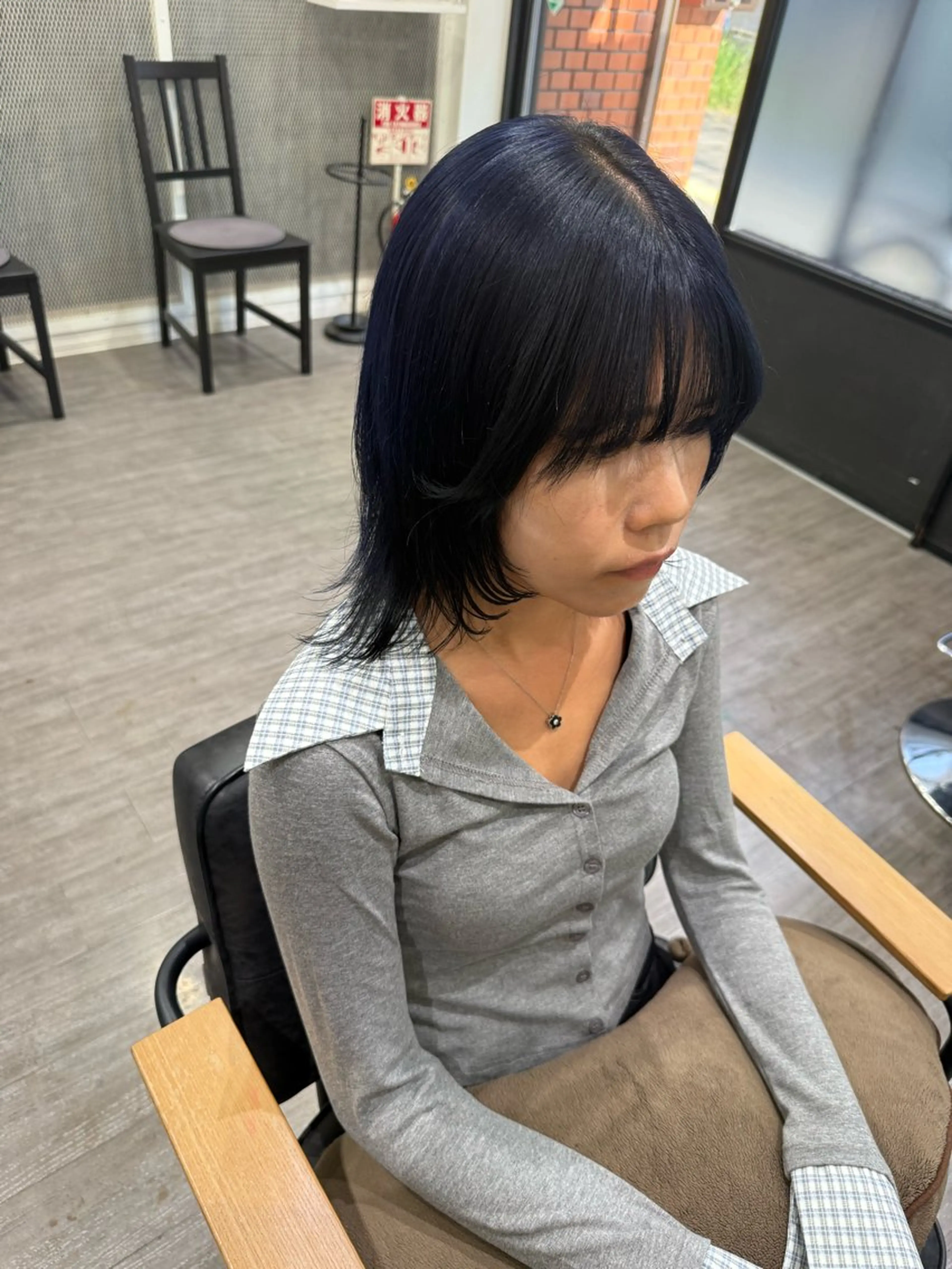 ミディアム カラー ブルーカラー ネイビーカラー カット ヘアカラー トリートメント 上田 紗也のヘアスタイル