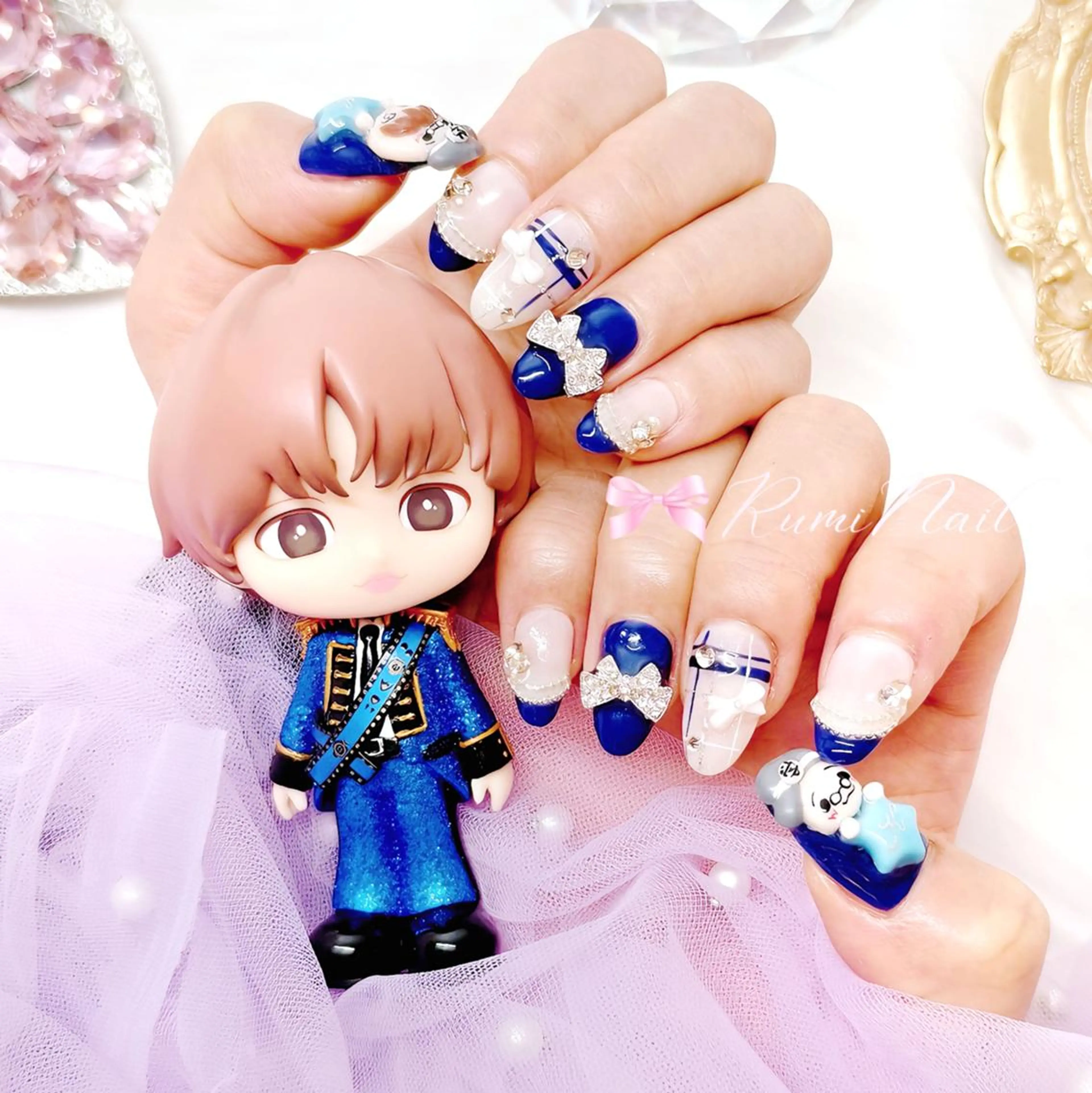 ネイル フレンチネイル ジェルネイル ゴージャス キラキラネイル 韓国ネイル Mariko【韓国 ワンホン 長さだし】のネイルデザイン