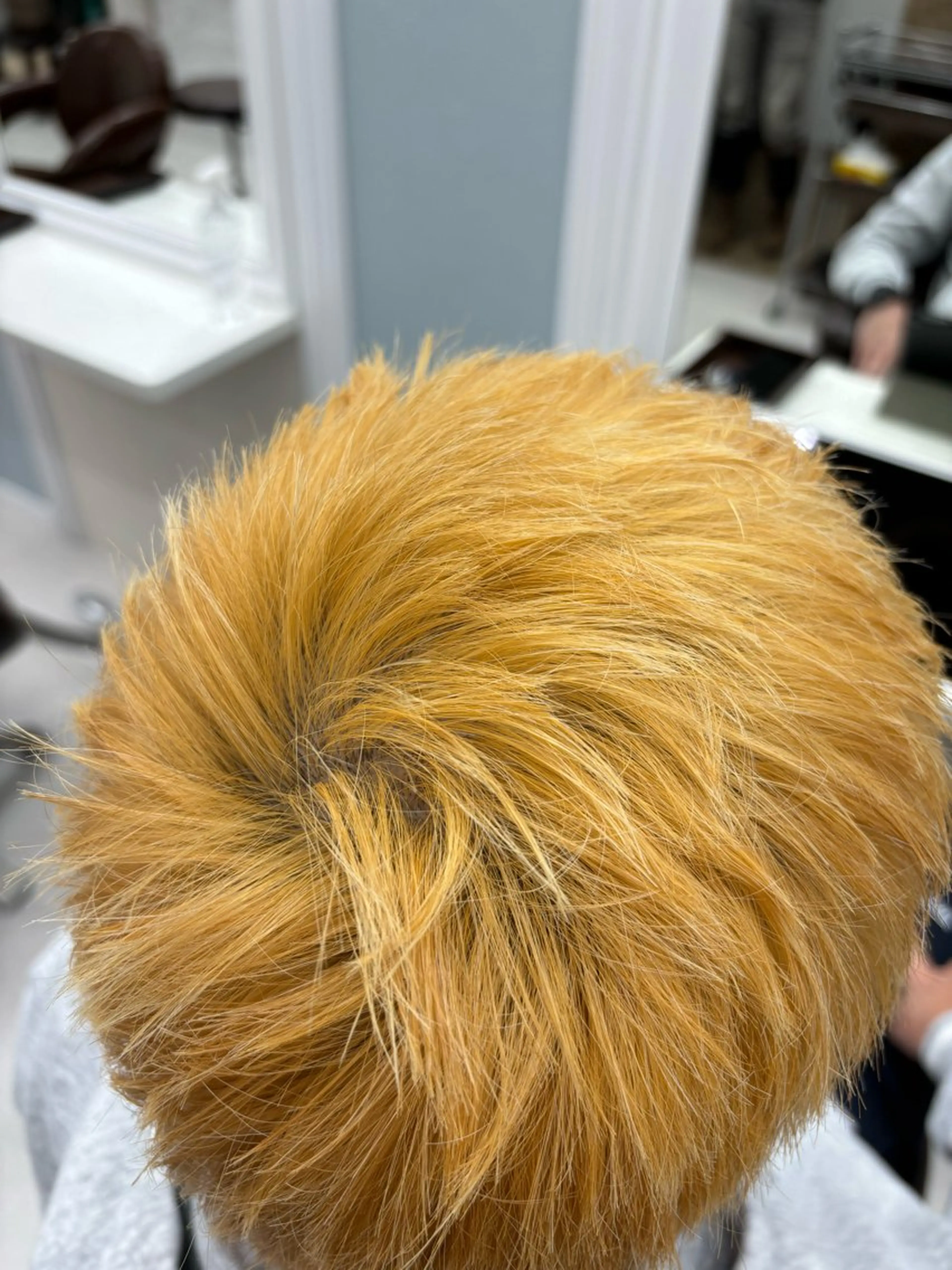 メンズ メンズブリーチ ヘアカラー ダブルカラー🫧 推しカラー🧸楽歌のヘアスタイル