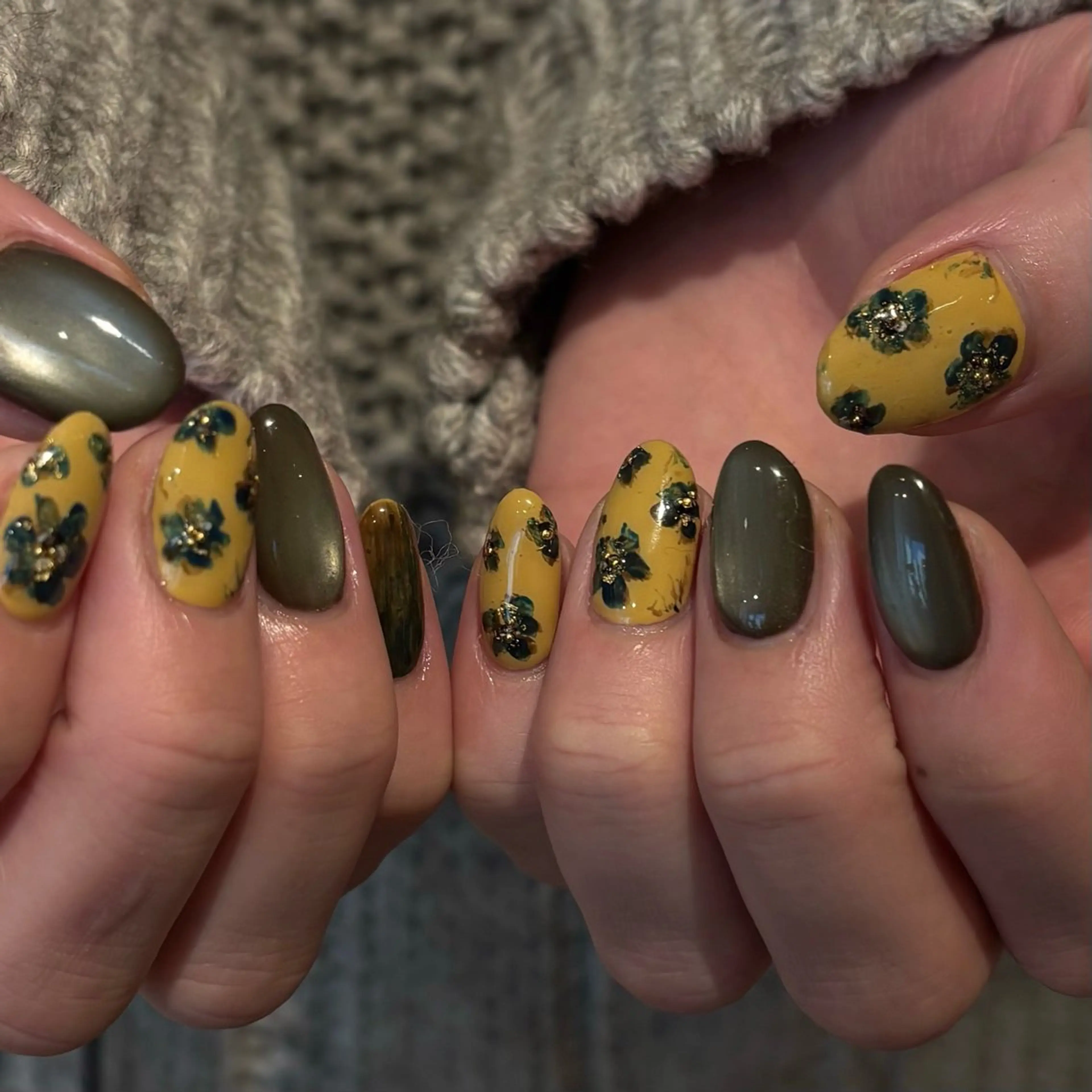 ネイル 氷ネイル・うるうるネイル キラキラネイル マグネットネイル ニュアンスネイル 冬ネイル Bianca名駅店 安田のネイルデザイン