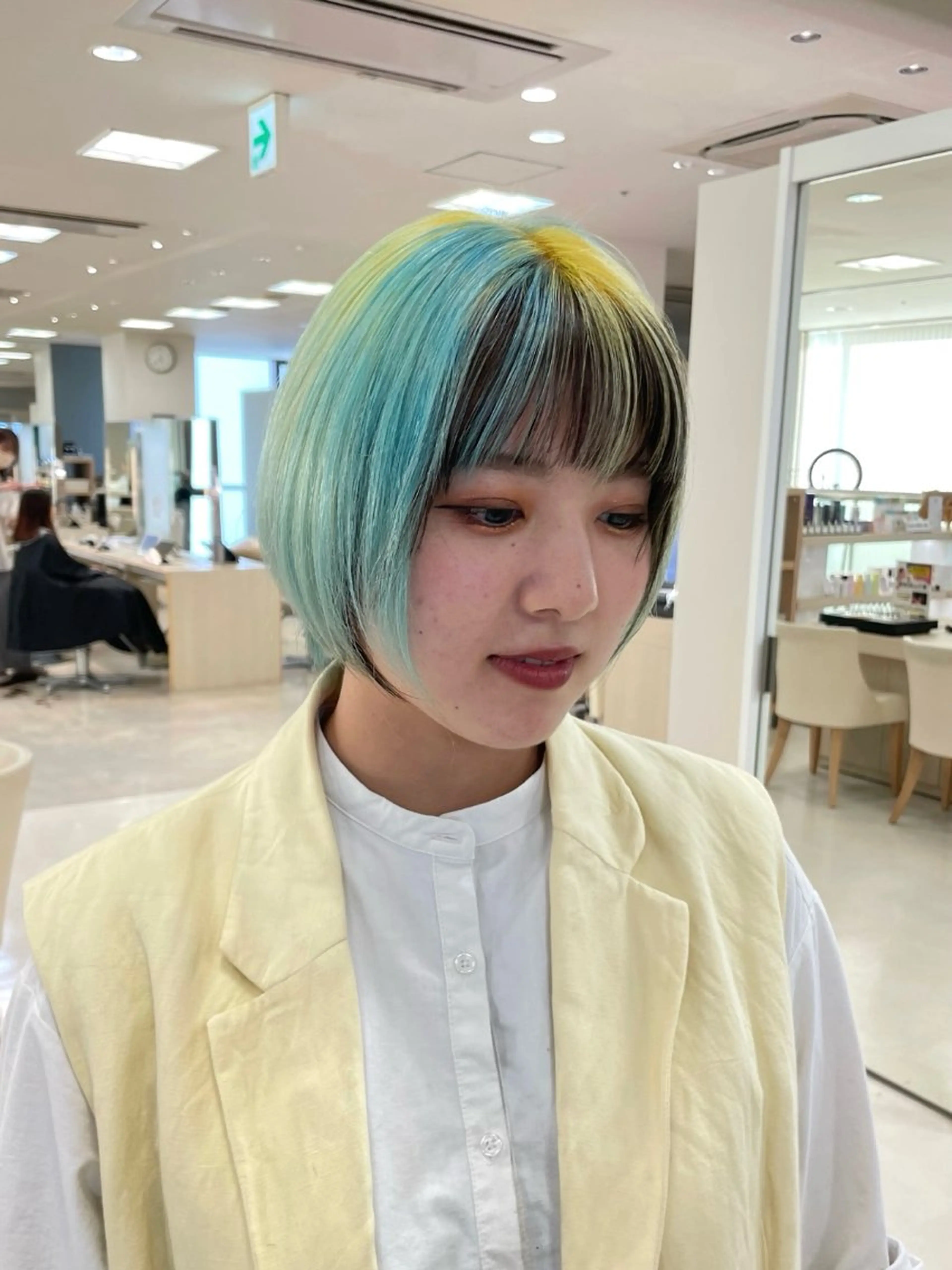 ショート 銀座メンズパーマ🦚 ブリーチ🌿レイヤーのヘアスタイル