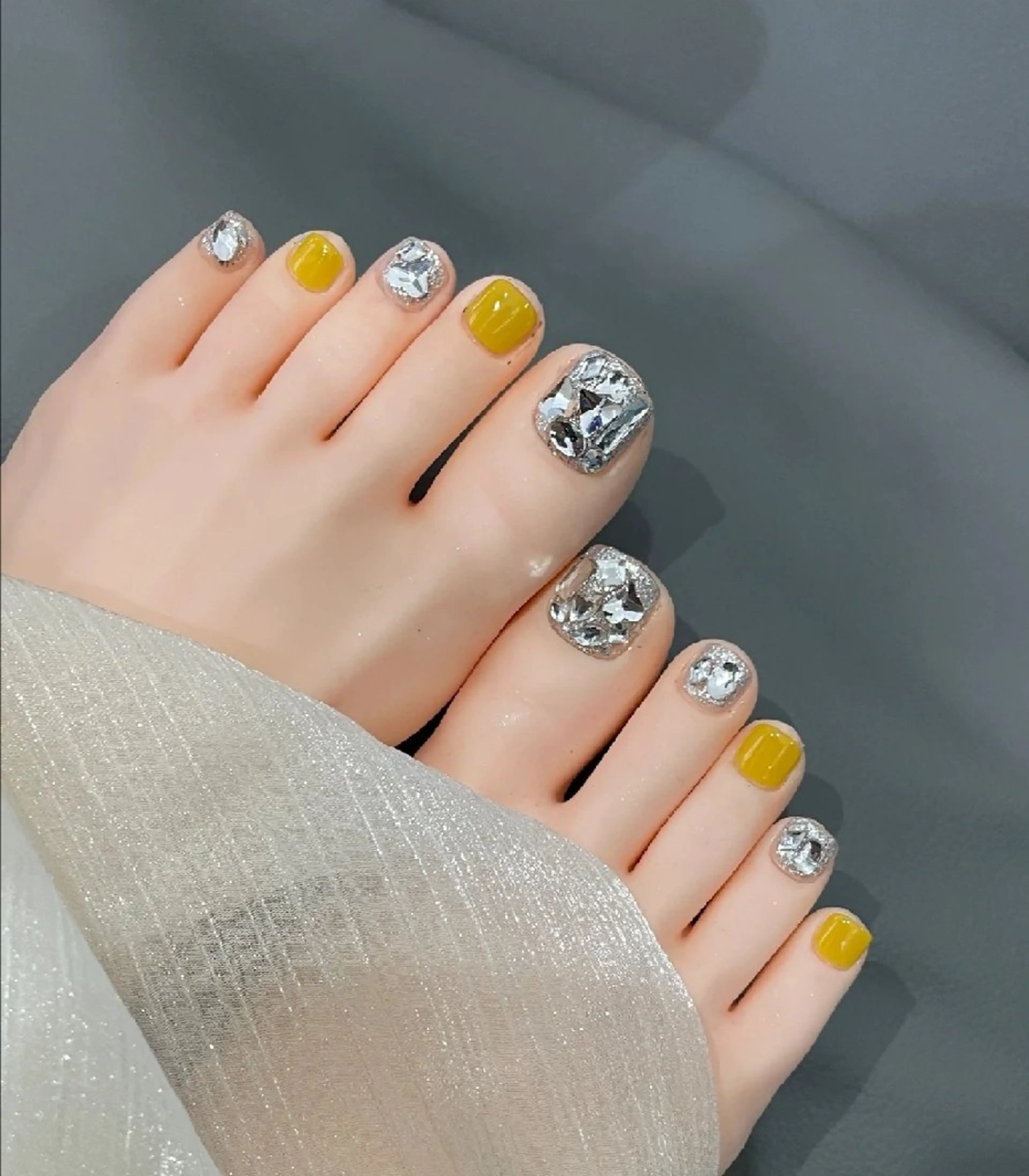 ネイル フットネイル ネイリストゆか💅 長さだし、深爪矯正のネイルデザイン