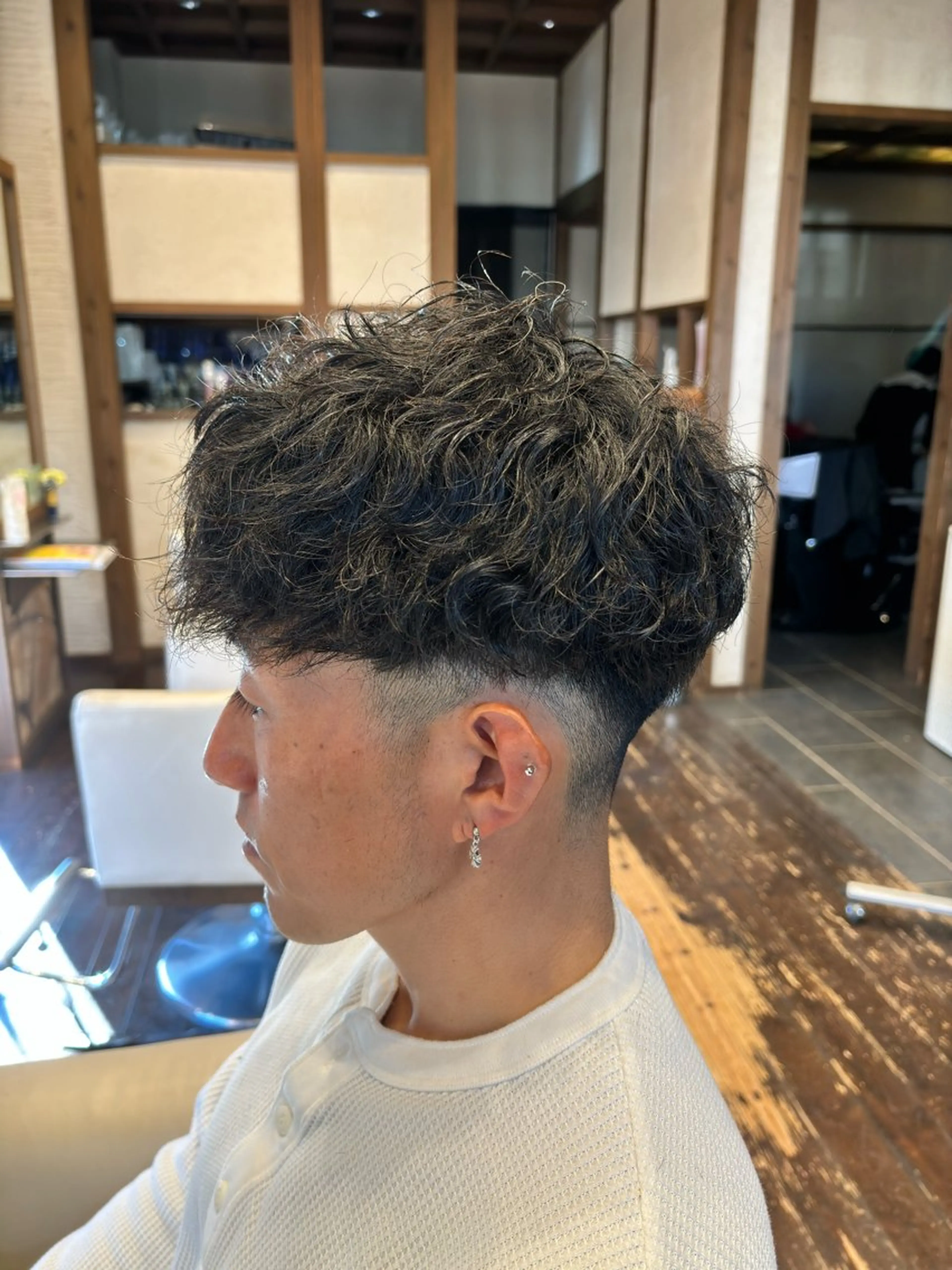 パーマ メンズ スペインカール カット パーマ りずむヘアデザイン所属・Rhythm / RYOMAのヘアスタイル