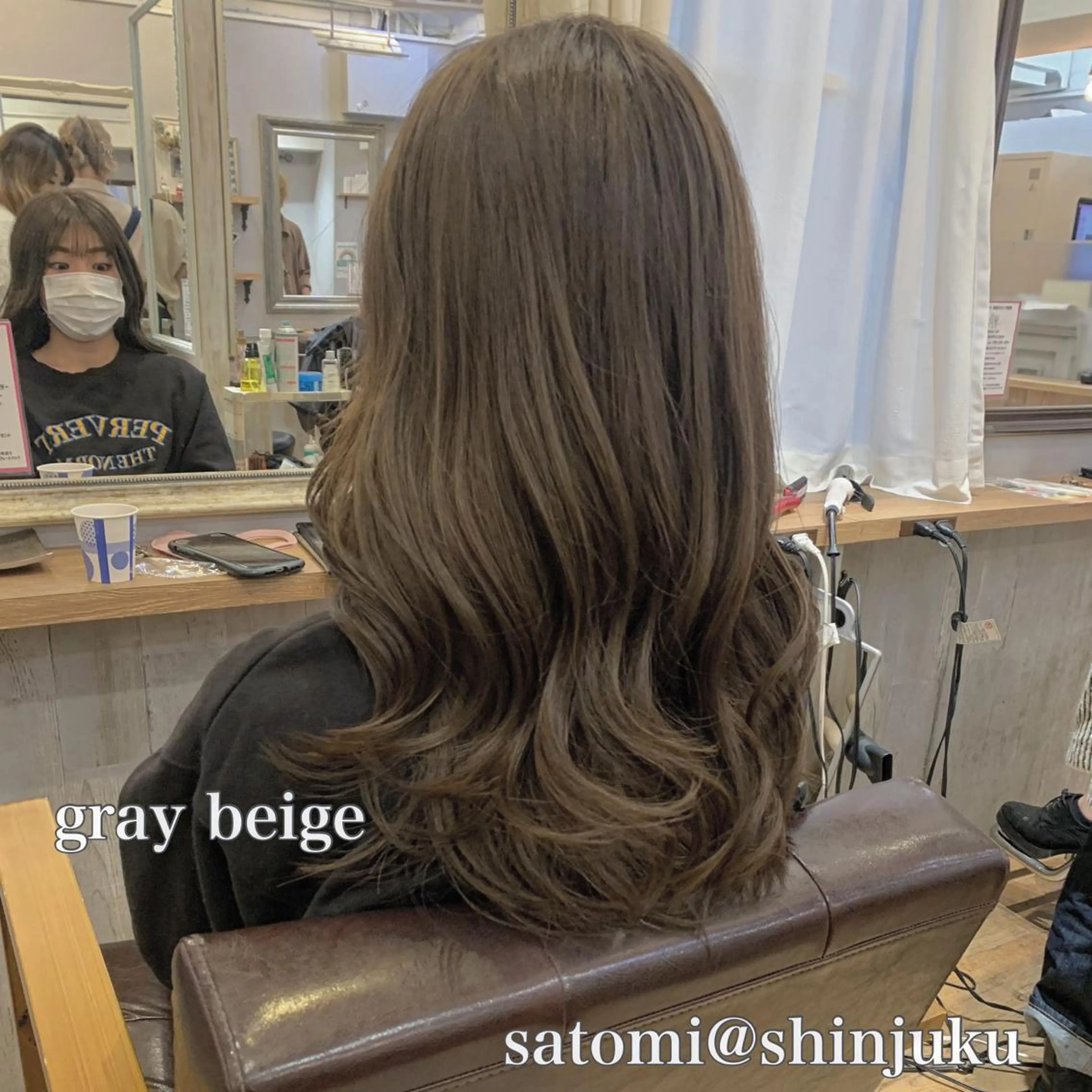 セミロング カラー グレージュ 淡色ふんわりhair 新宿satomiのヘアスタイル