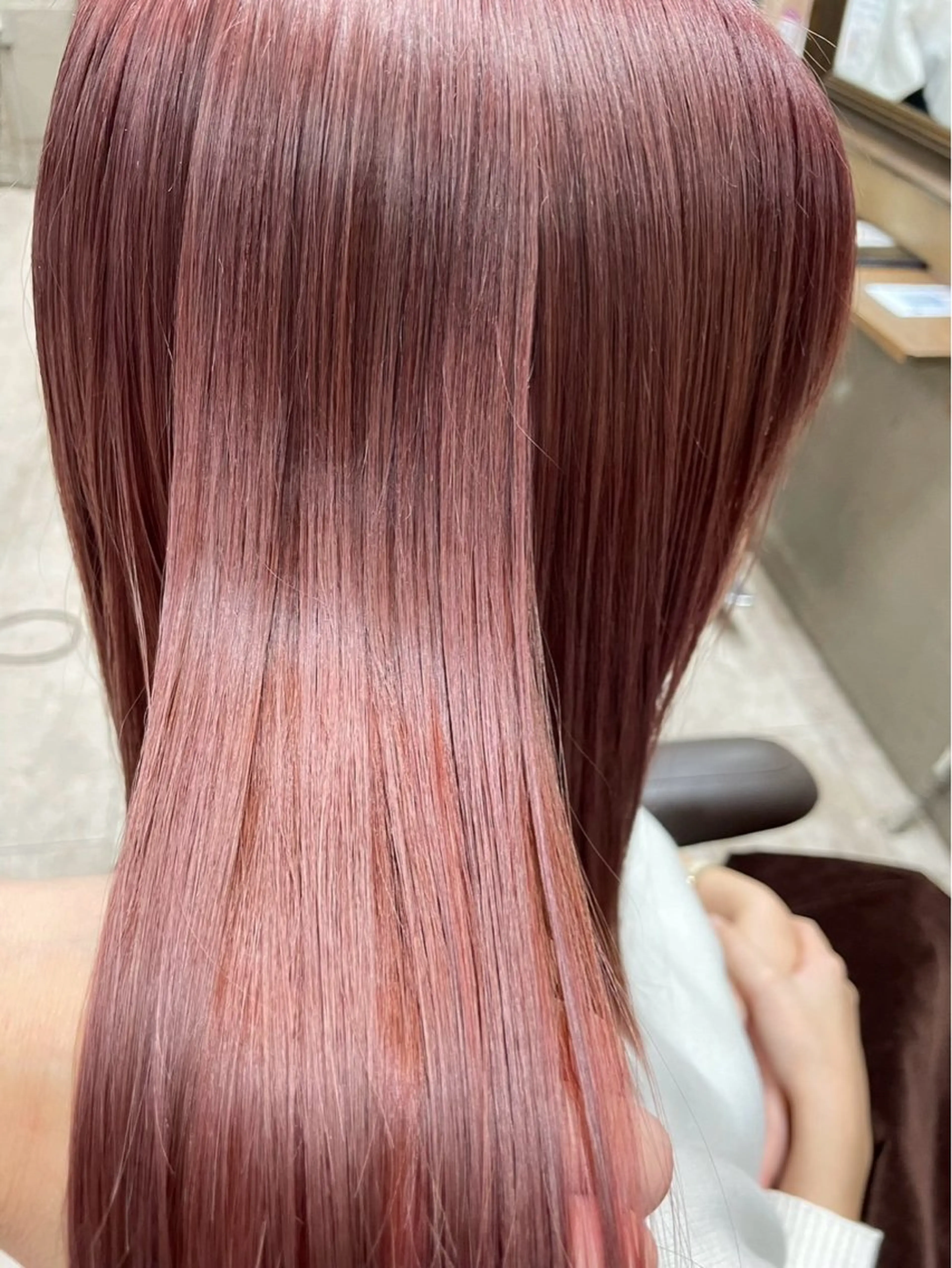 ロング カラー ダブルカラー ハイトーンカラー ピンクカラー ヘアカラー hair make ERTE所属・ヘアーメイクエルテ 六甲アイランド　宮田のヘアスタイル