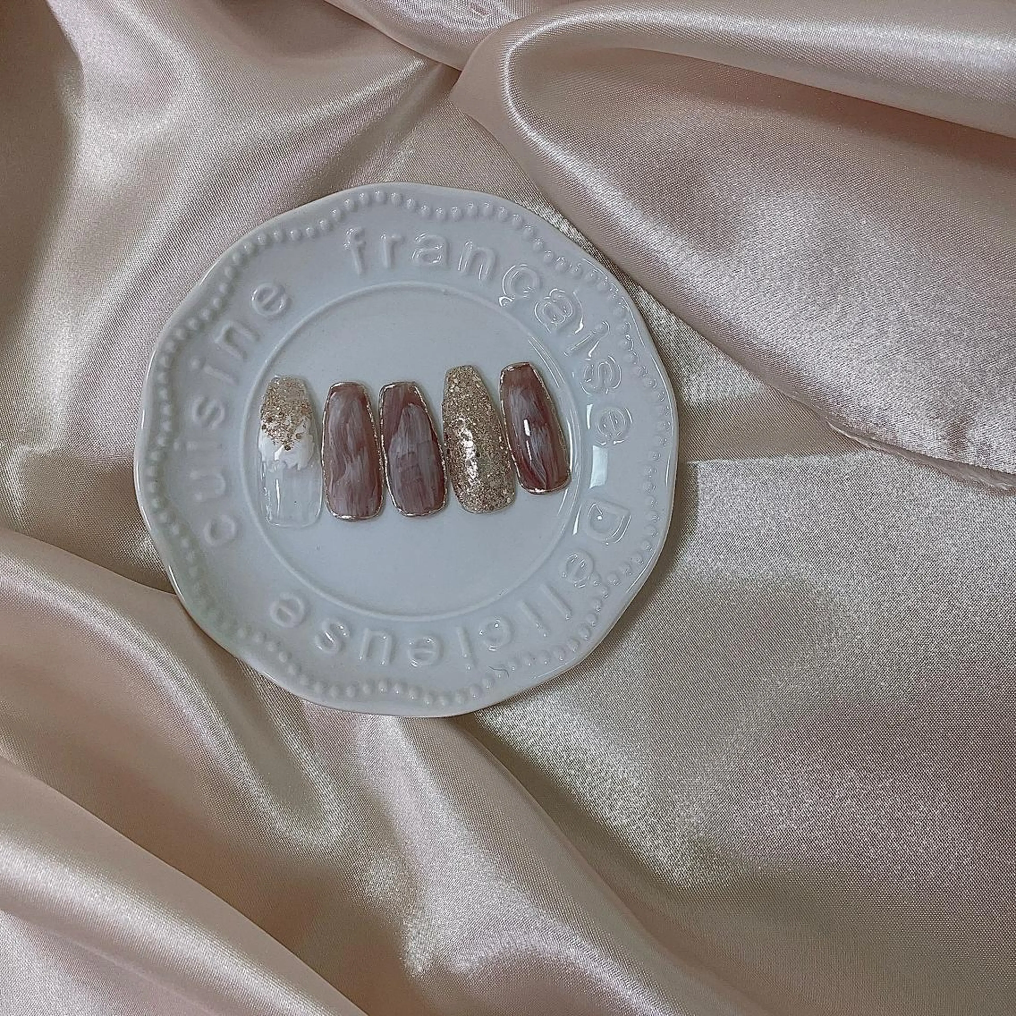 カラー ネイル ラメ(グリッター) マットネイル ミラーネイル ニュアンスネイル 𓂃🦢Aurora Swan🌙𓂃のネイルデザイン