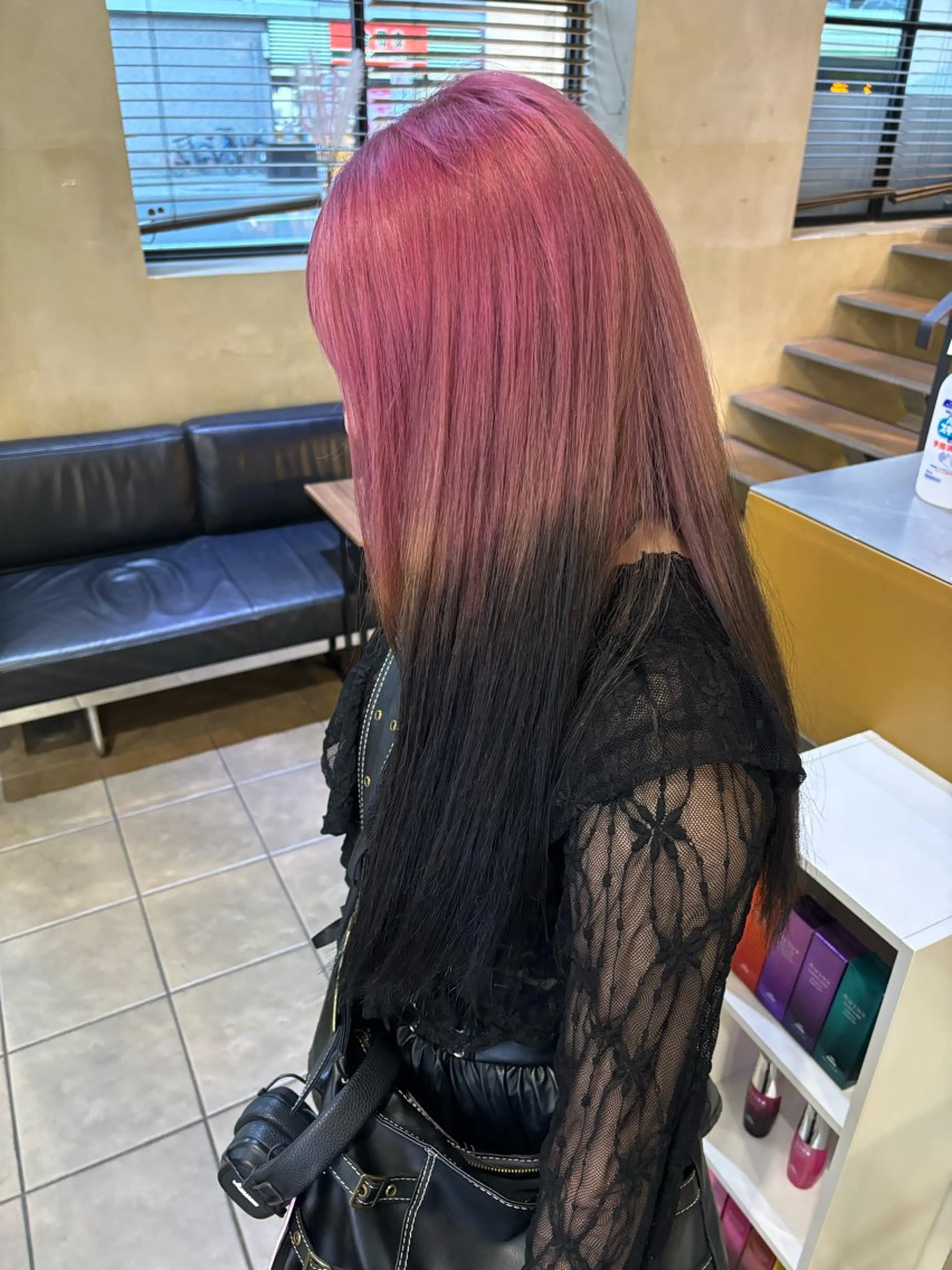 ロング カラー 耳つぼS認定講師 ×ハイトーンカラーのヘアスタイル