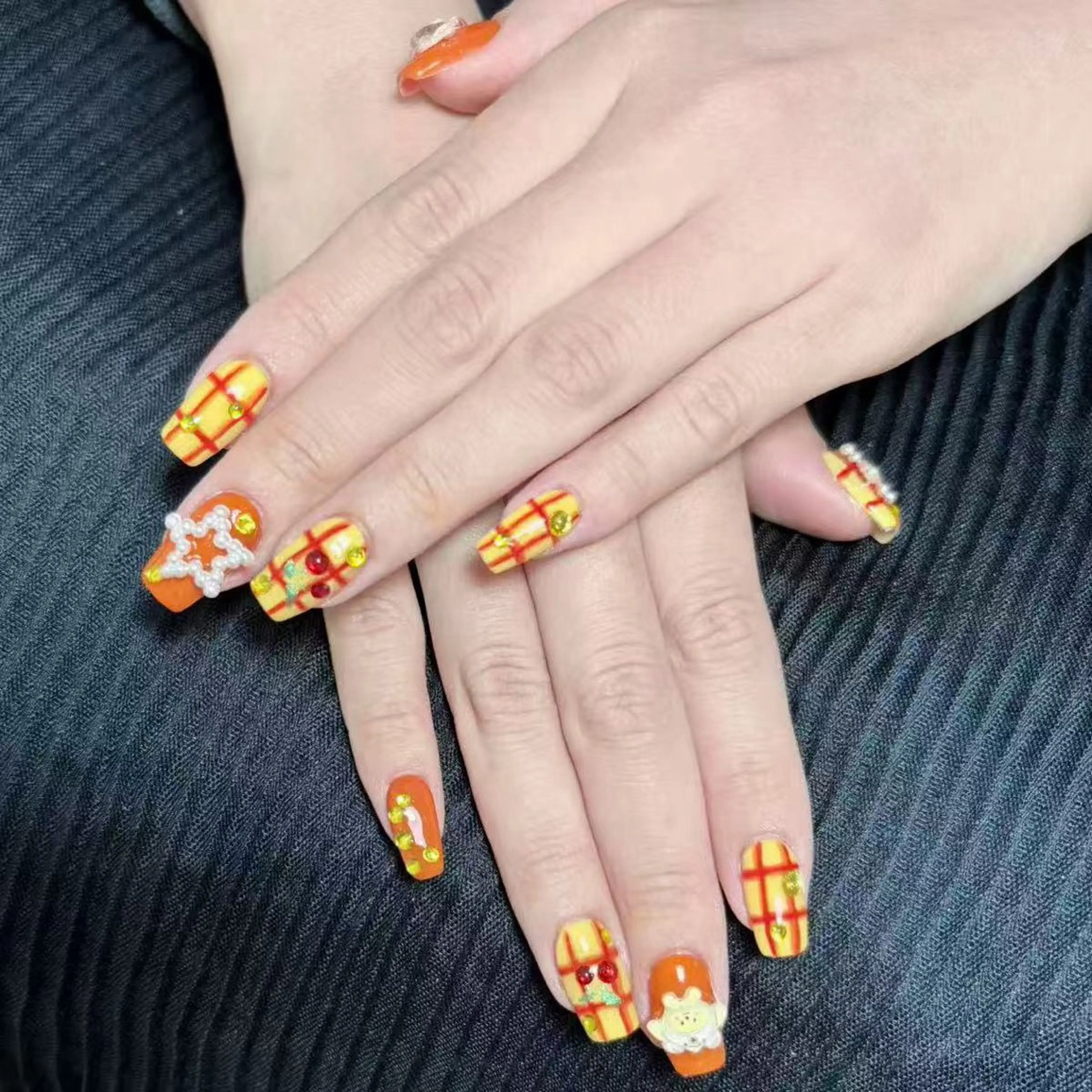 ネイル アートネイル オーロラネイル ガーリー キラキラネイル 韓国ネイル ハンドネイル yu ri 🌹のネイルデザイン