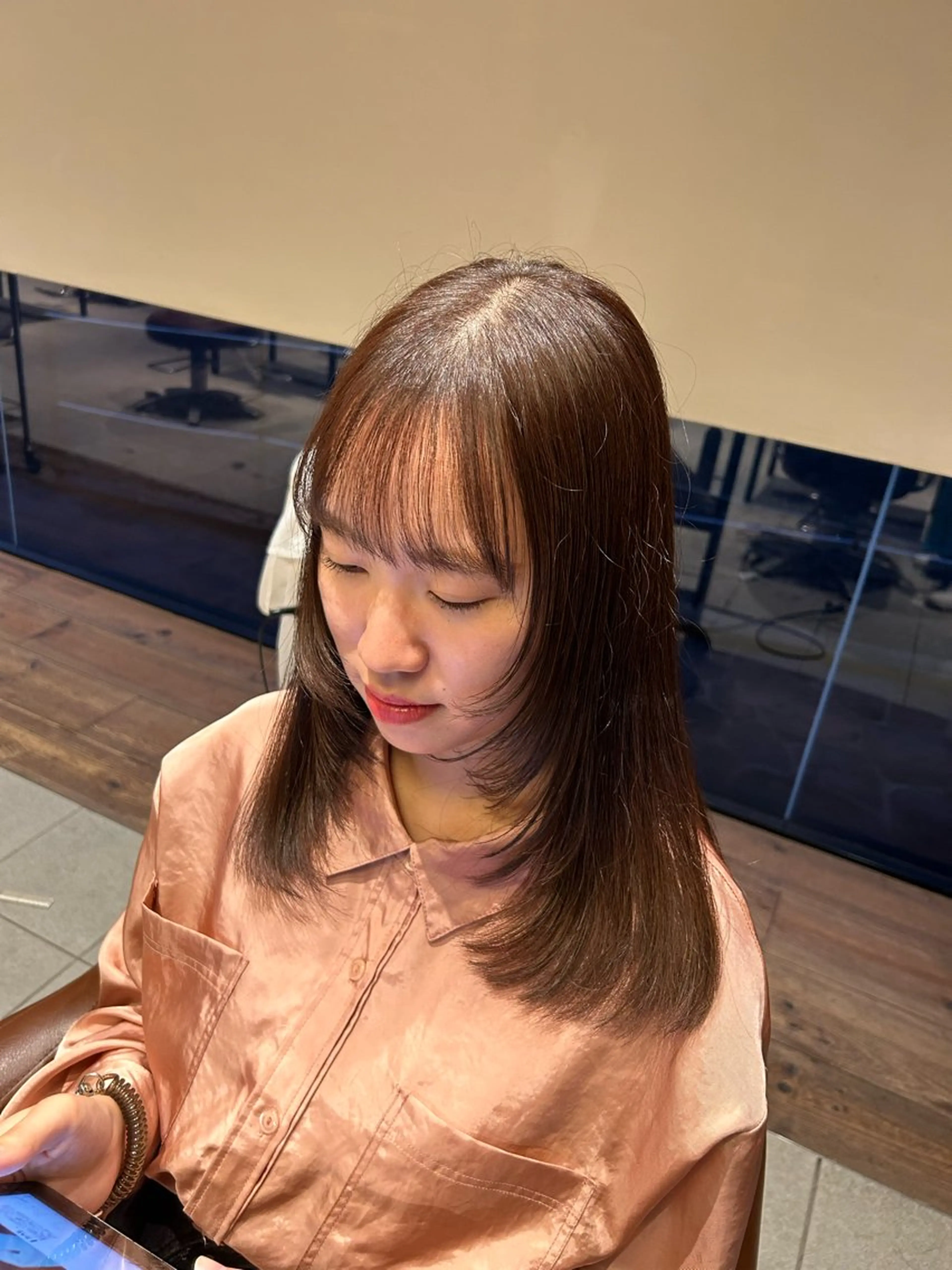 セミロング レイヤーカット カット 村松 麻菜のヘアスタイル