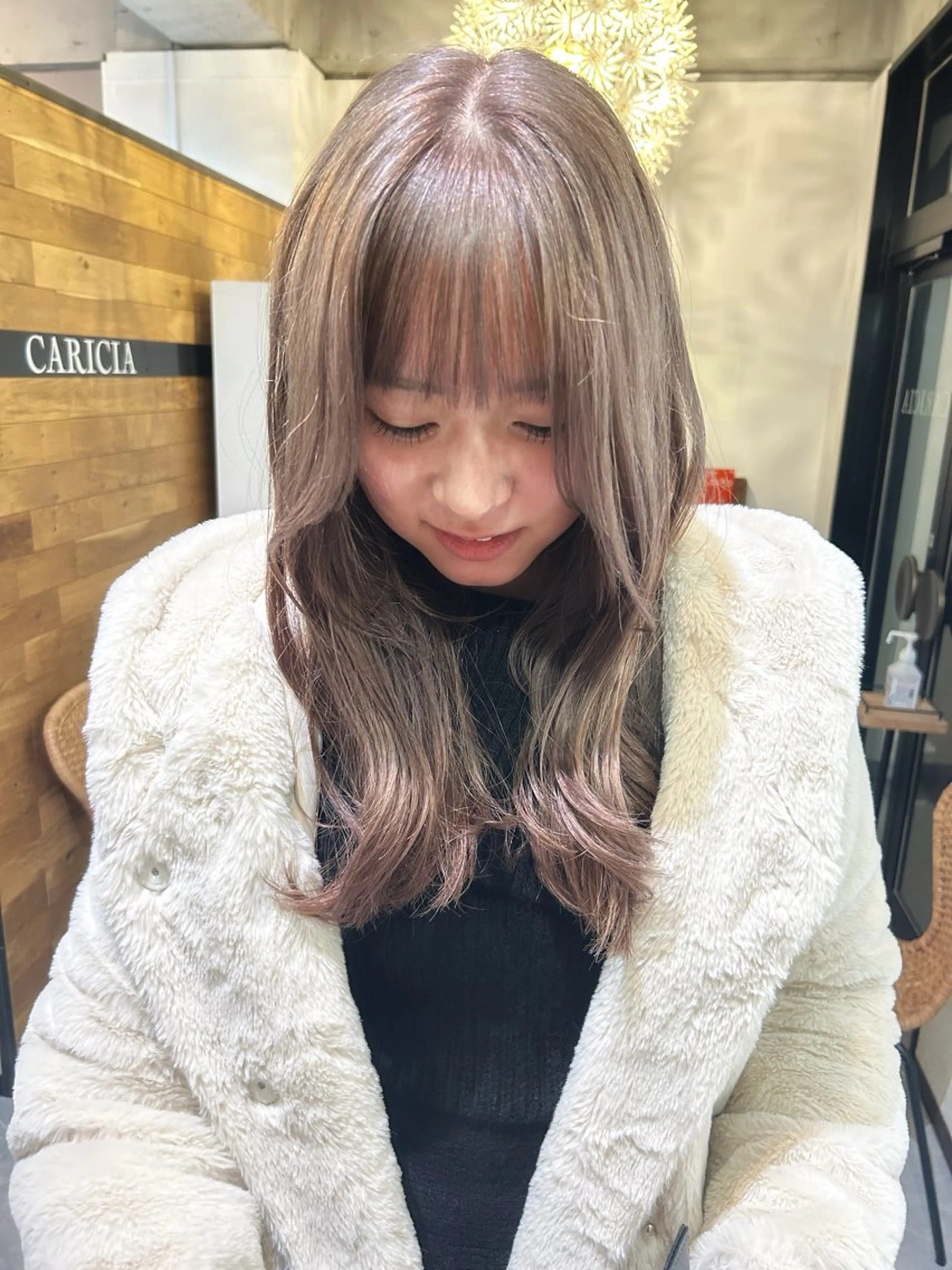 ロング カラー ヘアカラー トリートメント CARICIA 白木 由里加のヘアスタイル