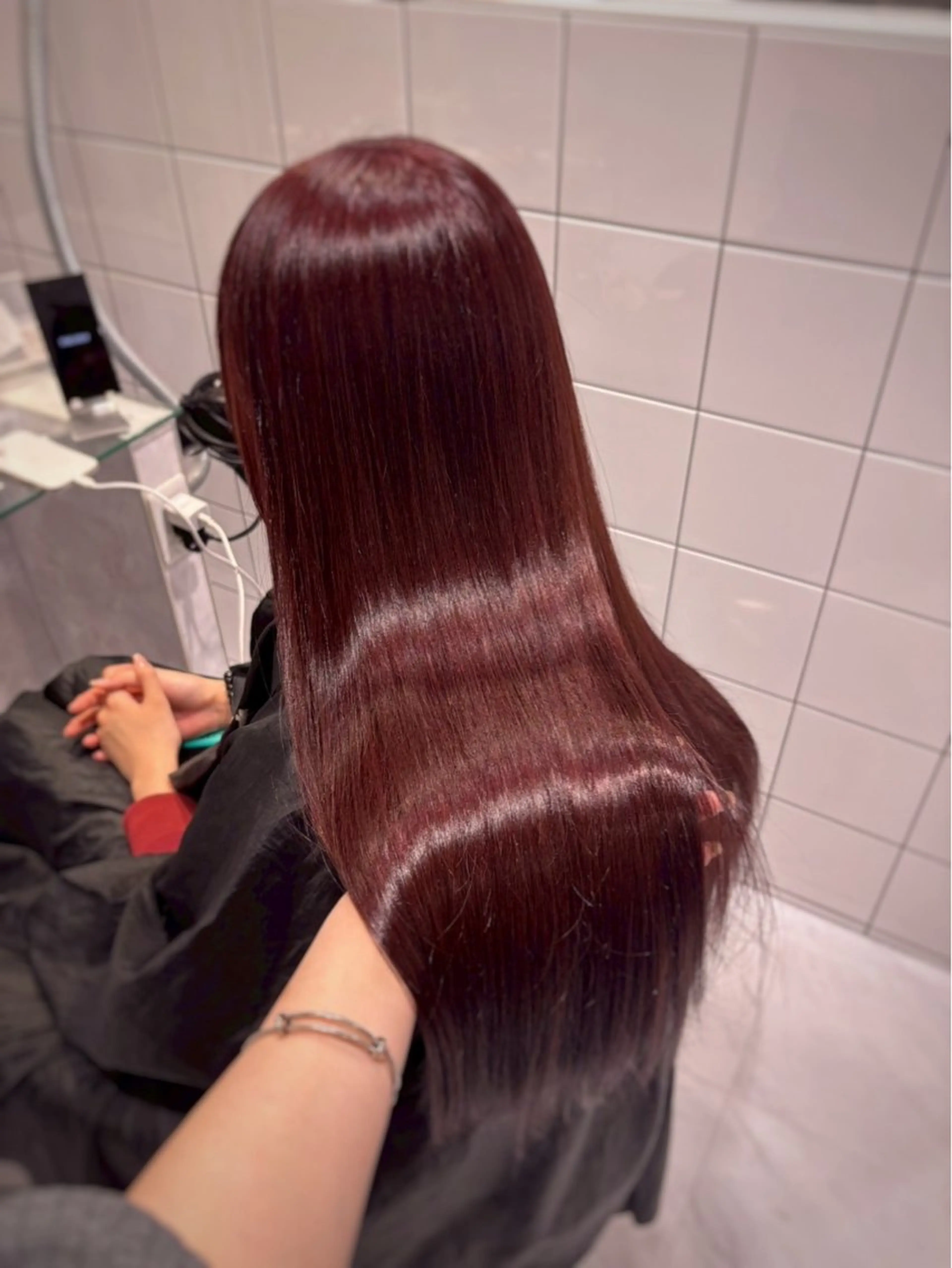 ロング カラー ヘアアレンジ ワインレッド🍒ラベ ンダーKiyokaのヘアスタイル