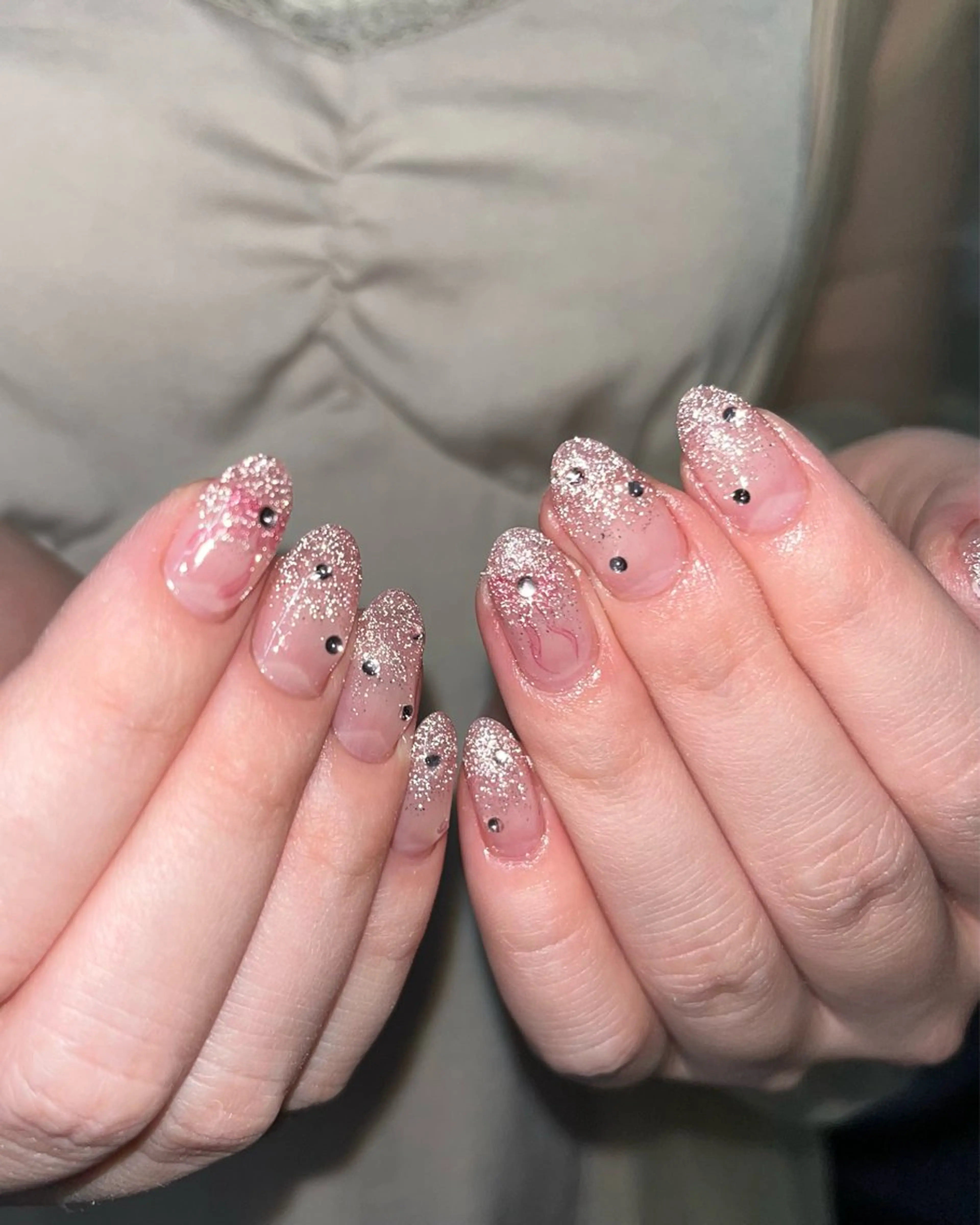 ネイル ガーリー キラキラネイル ラメ(グリッター) ラメグラデーション ピンク ハンドネイル ハンドケア 🎀NAIL🎀 AI🪄︎︎◝✩のネイルデザイン