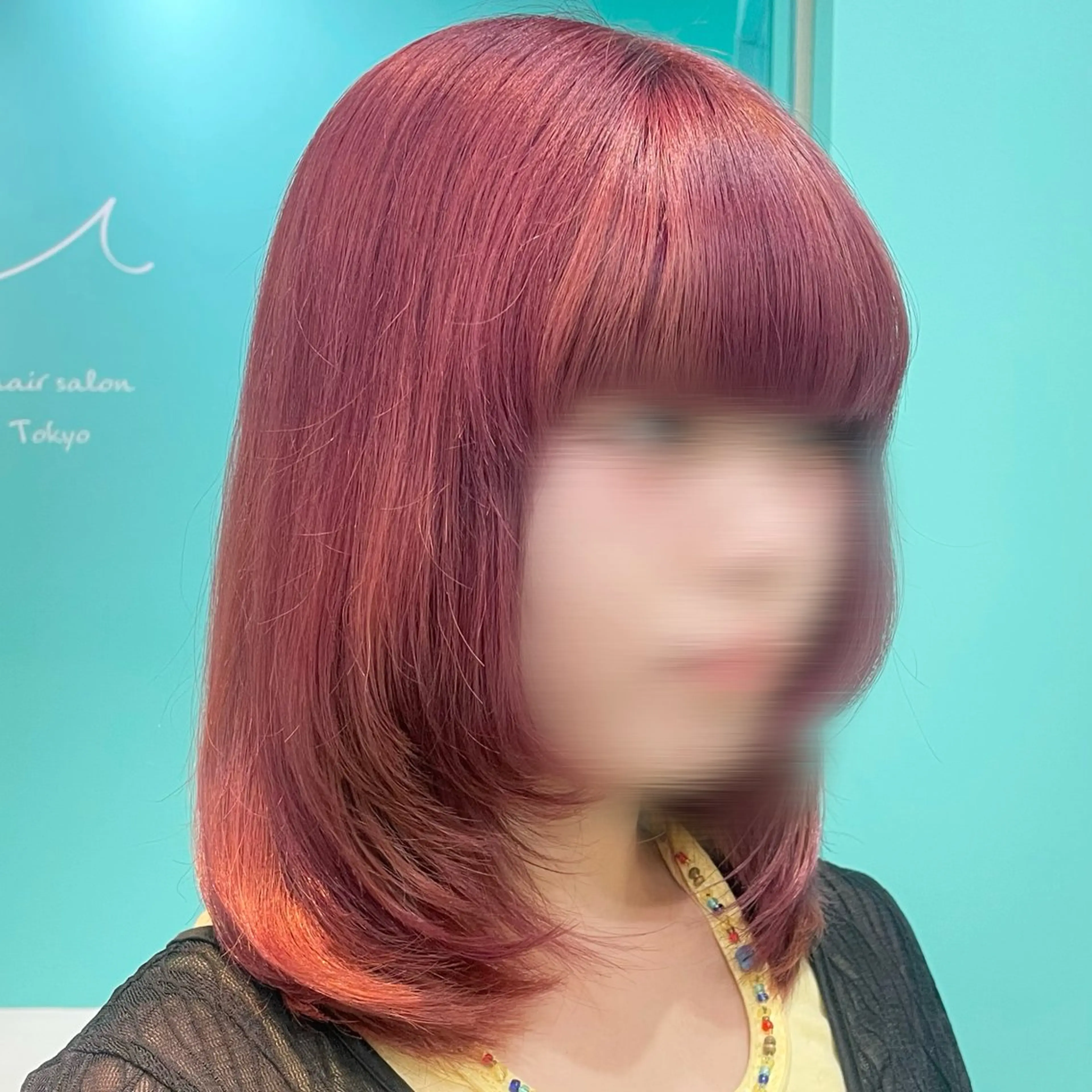 ミディアム カラー カシス ピンクカラー レイヤーカット イヤリングカラー 🫧Natsukiのヘアスタイル