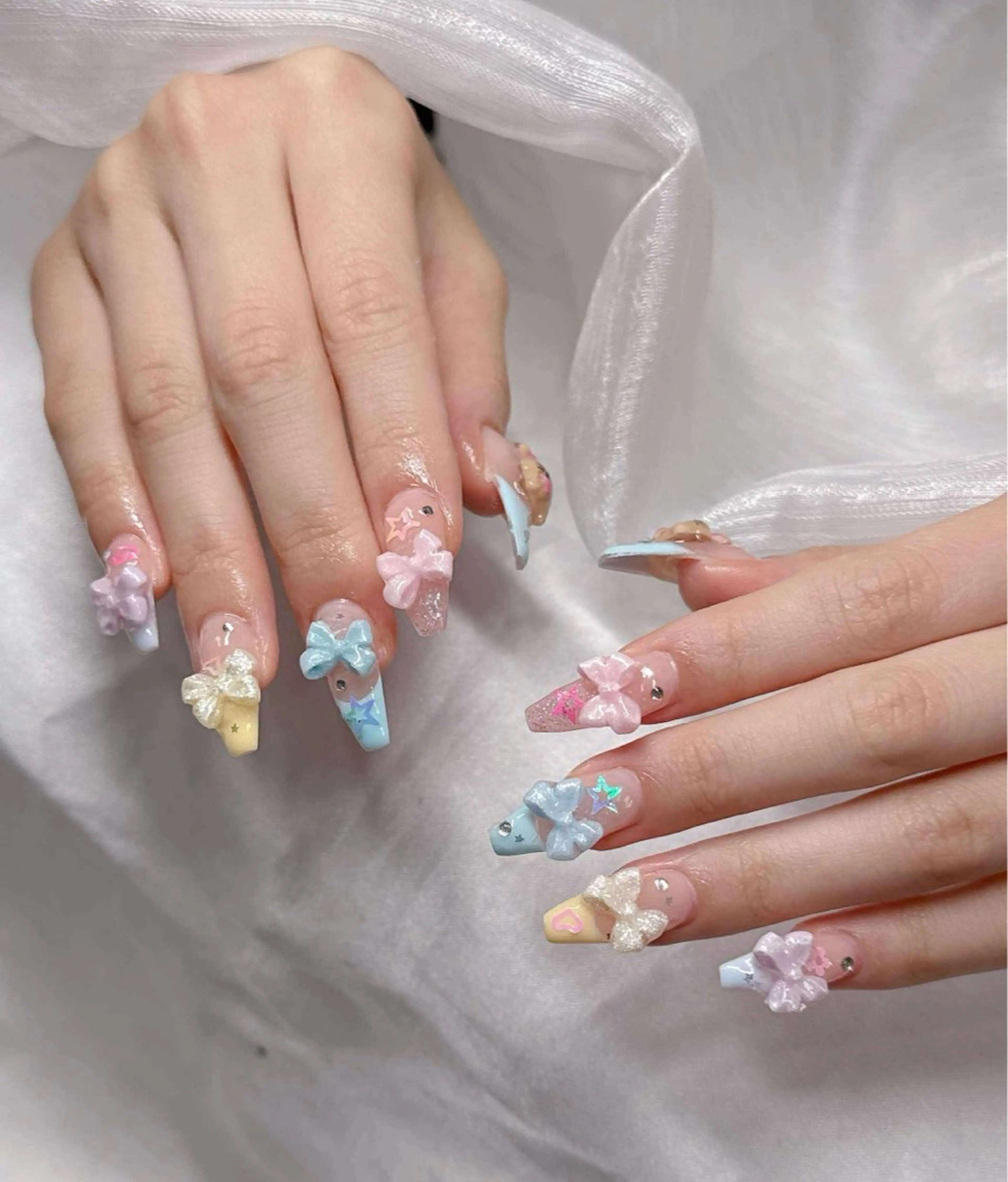 ネイル 長さ出し グラデーション 卒業式 キラキラネイル マグネットネイル ハンドネイル Lee Nailsのネイルデザイン