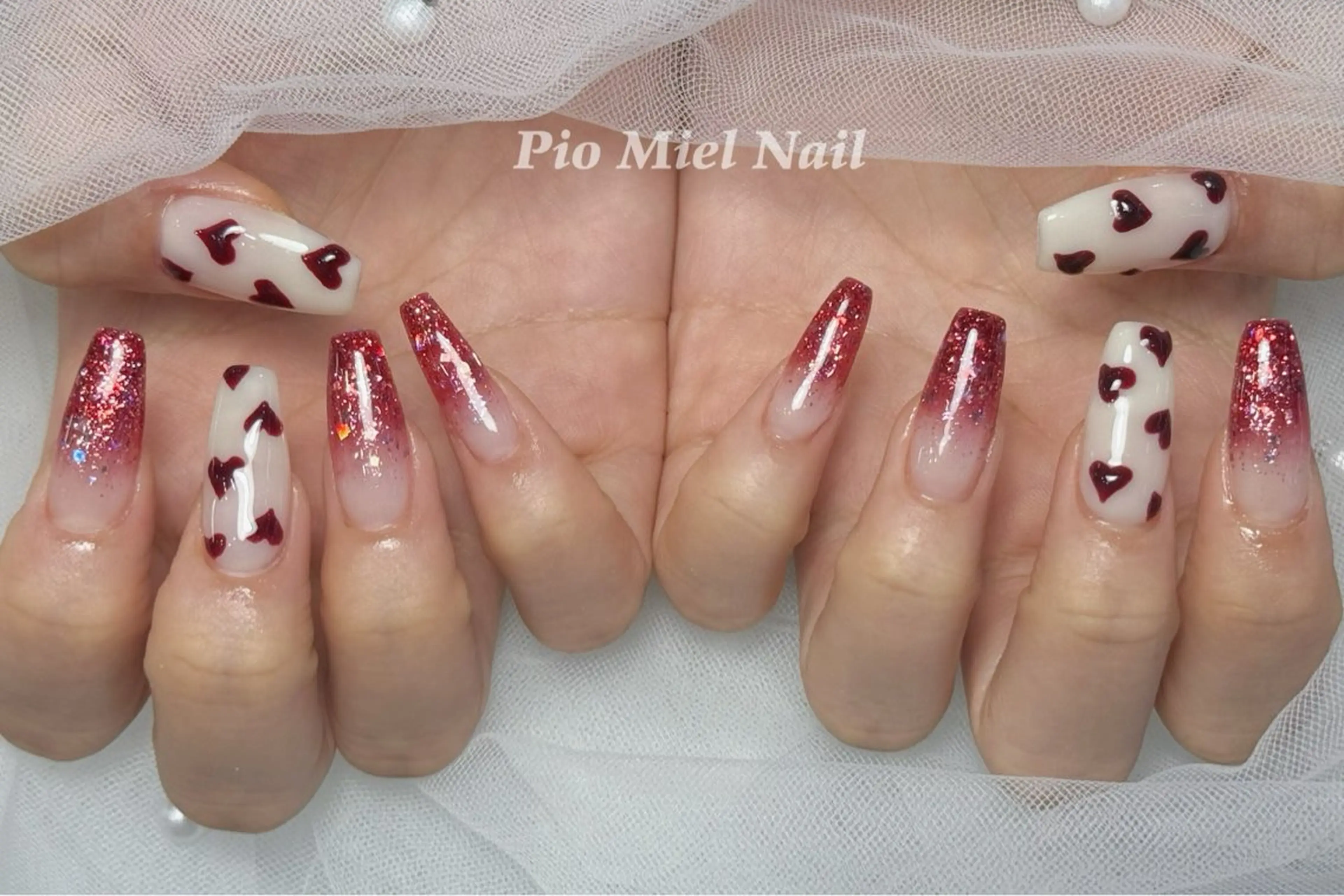 ネイル アートネイル ボルドー ガーリー グラデーション ハート ハンドネイル momo 長さだしのネイルデザイン